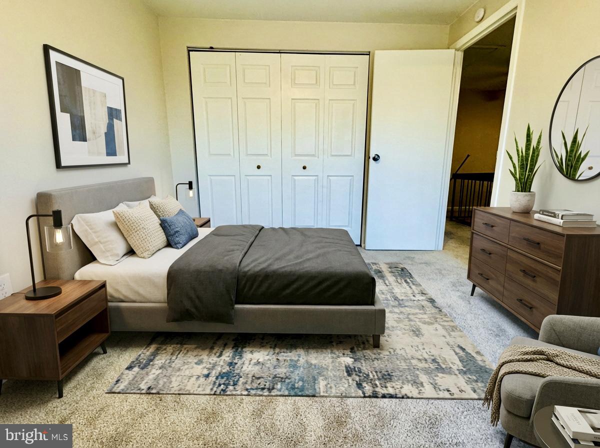 SUMMIT CHASE - Residential