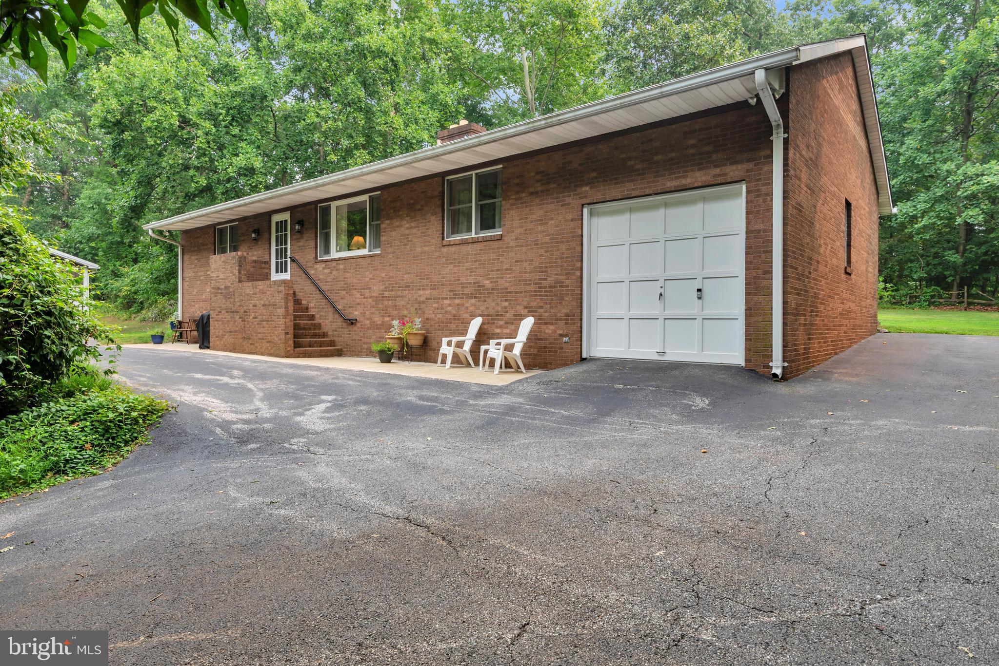 7143 RACE ROAD