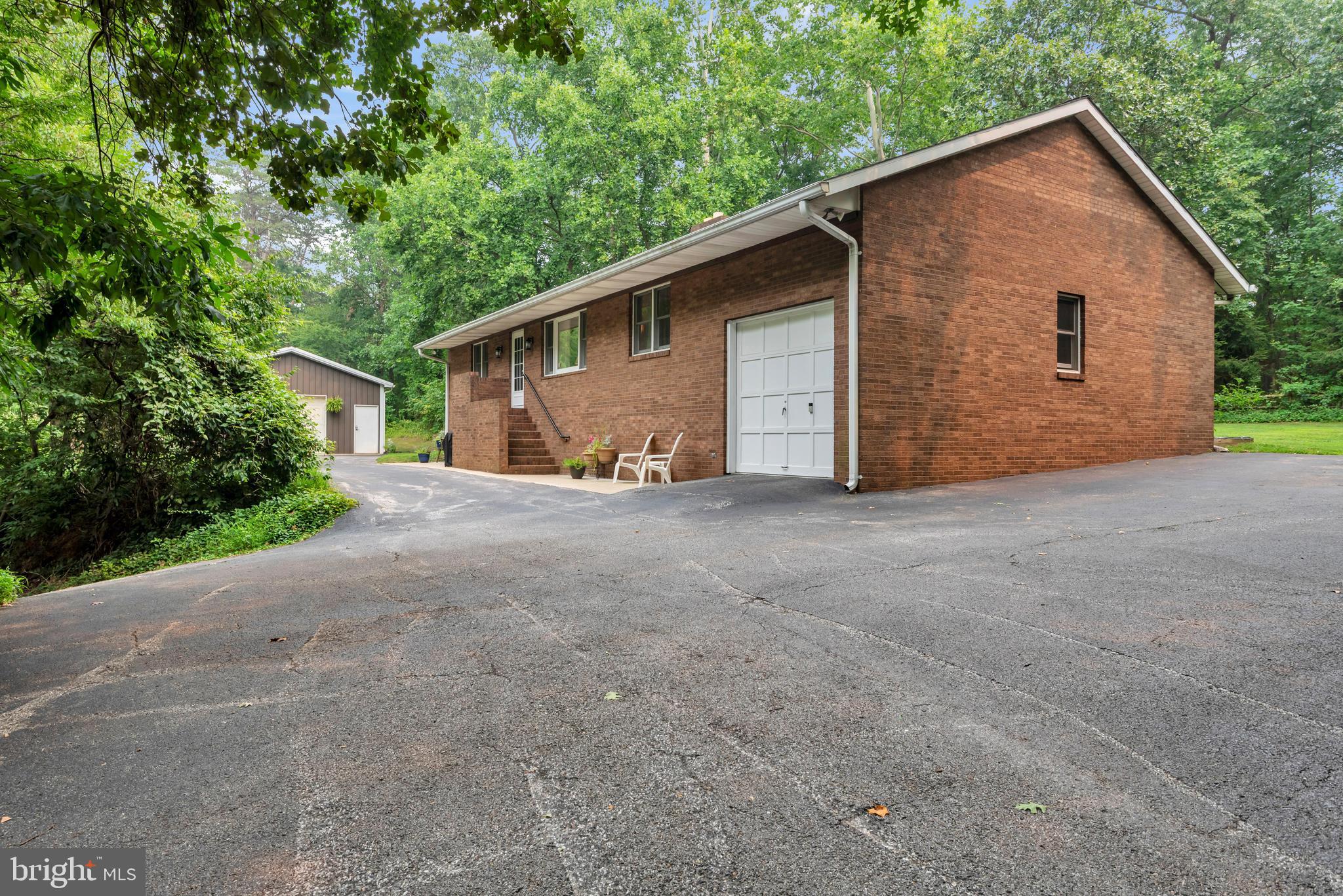 7143 RACE ROAD