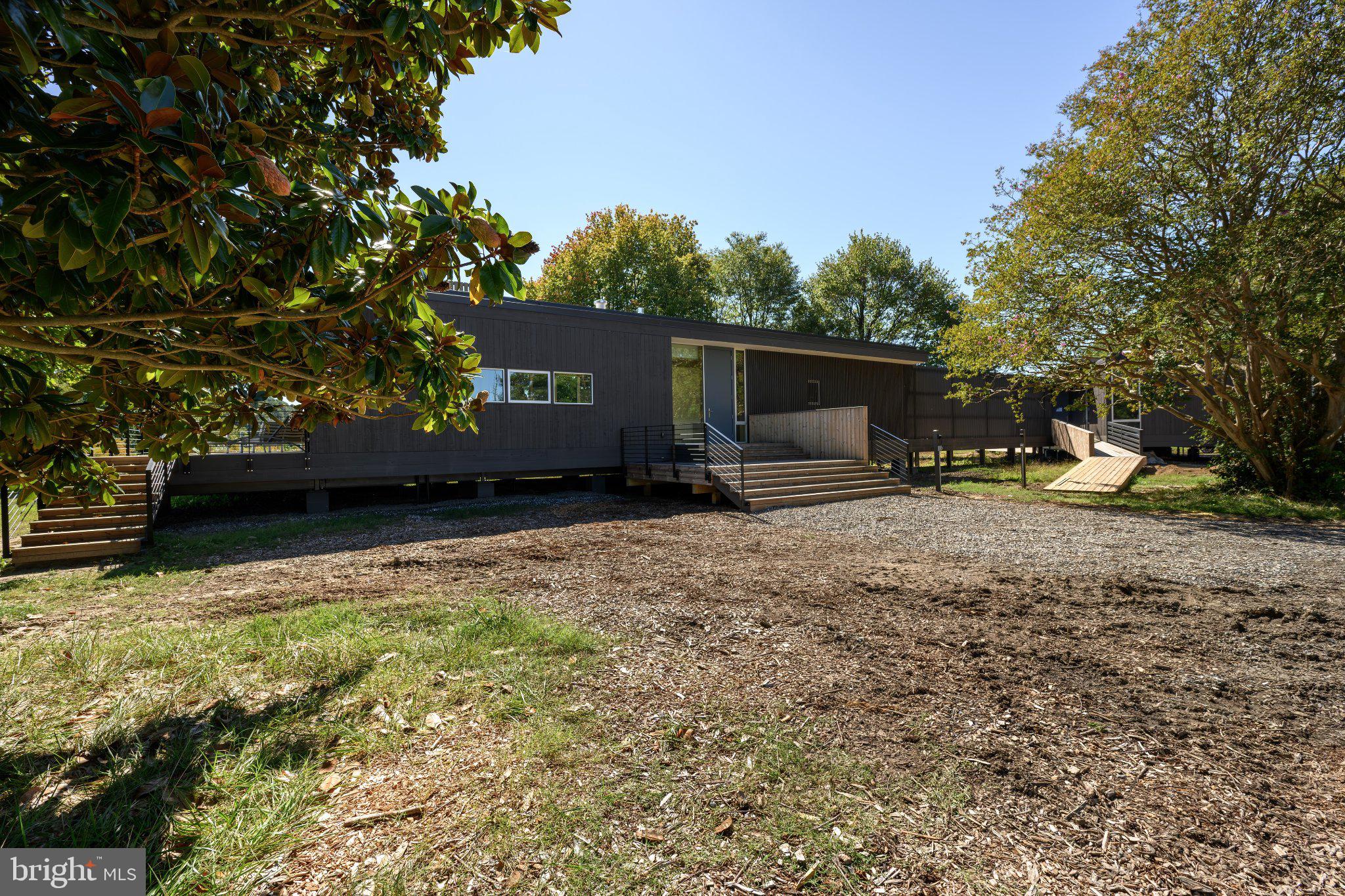 24084 DEEP NECK ROAD CREEK HOUSE