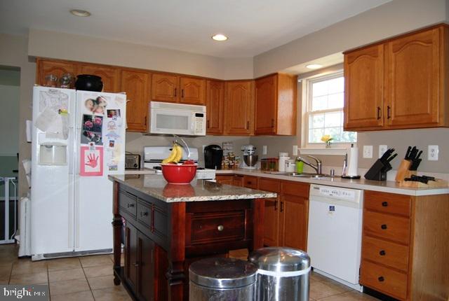 HIGHLAND MEADOWS - Residential Lease