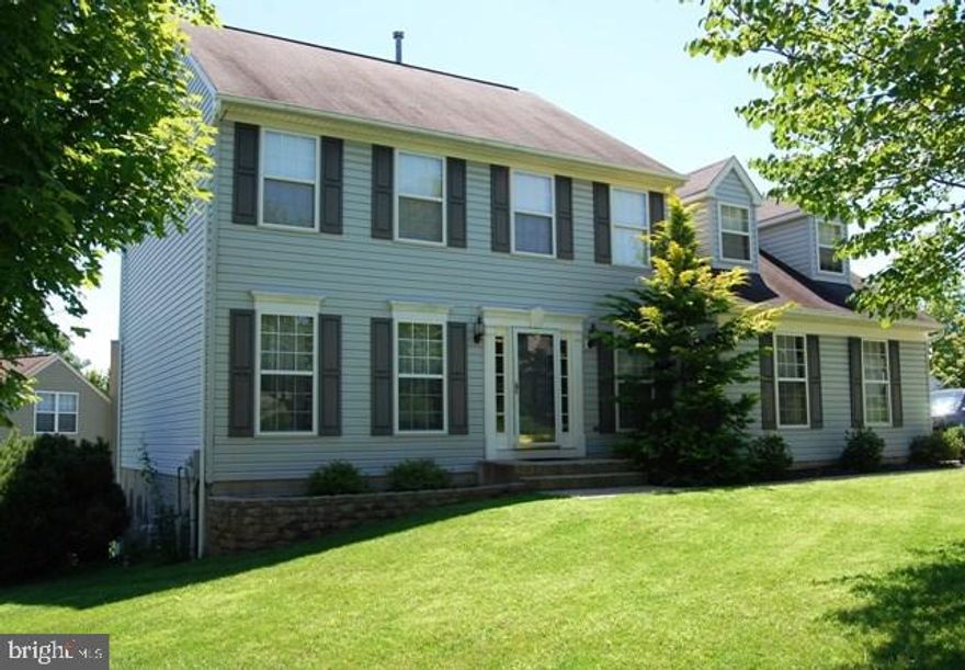 Cul-du-sac location in New Freedom near Hike & Bike Trail, Steam into History, and local fave eateries. Hardwood floors, Fam Rm with fireplace, deck overlooking fenced back yard. Finished walk-out LL with full bath and still plenty of storage. Master with soaking tub and shower, 3 more bedrooms and 2nd bath. 1st floor laundry, shed, playhouse, 2 car garage.