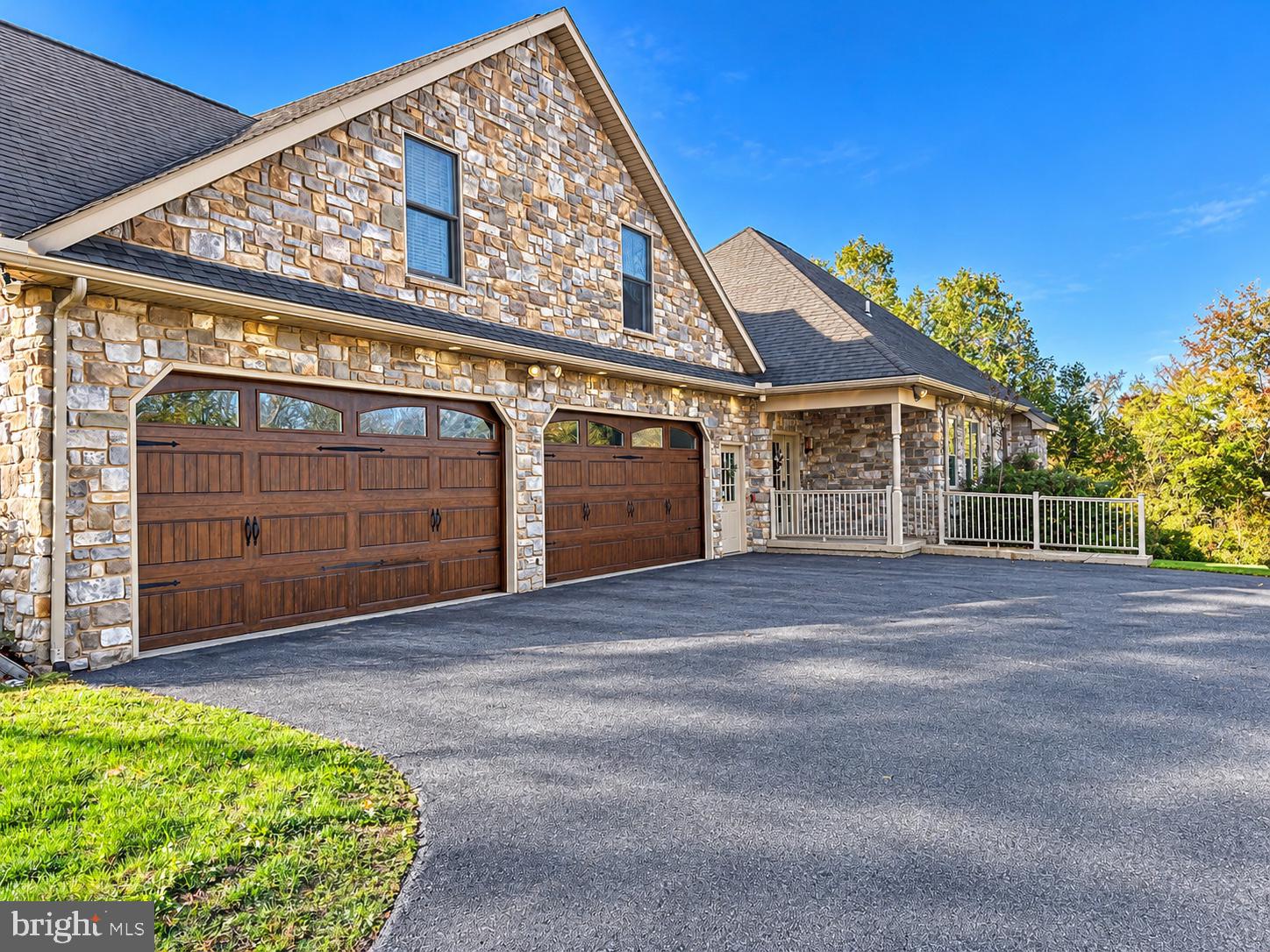 4 ALEXANDRIA COURT