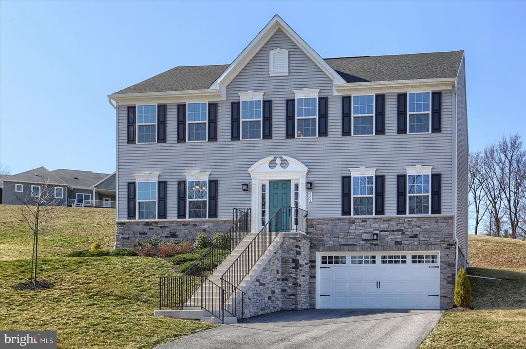 Photo of 562 Monocacy Trail, SPRING GROVE, PA 17362 (MLS # PAYK2099218)