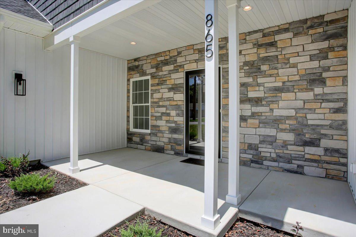 865 ALANDALE DRIVE