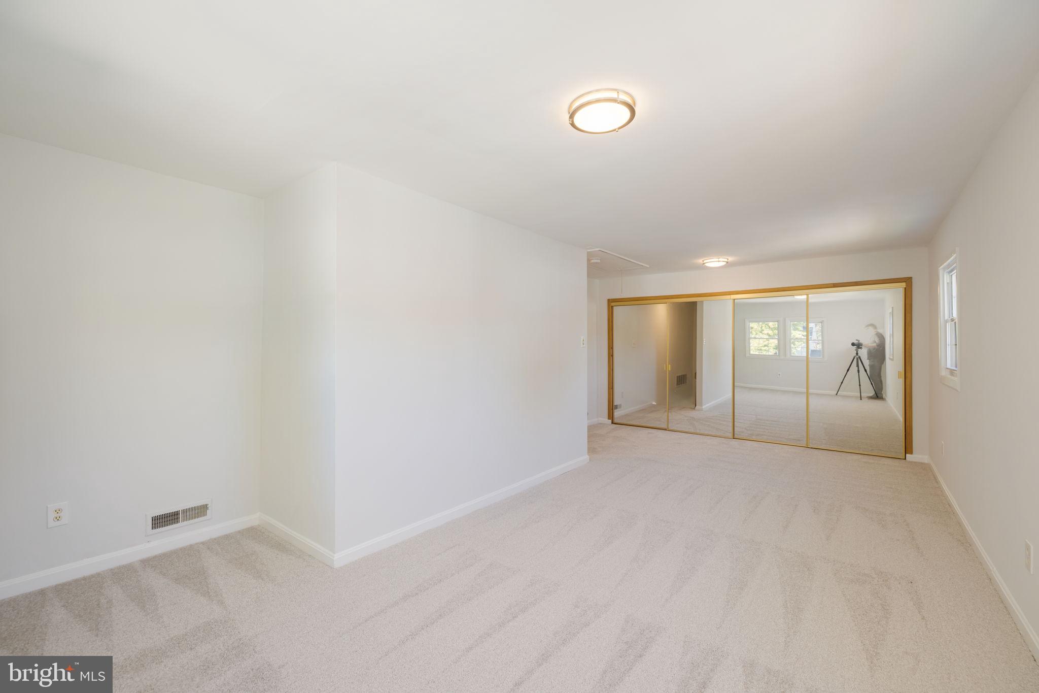 BURGUNDY MANOR - Residential