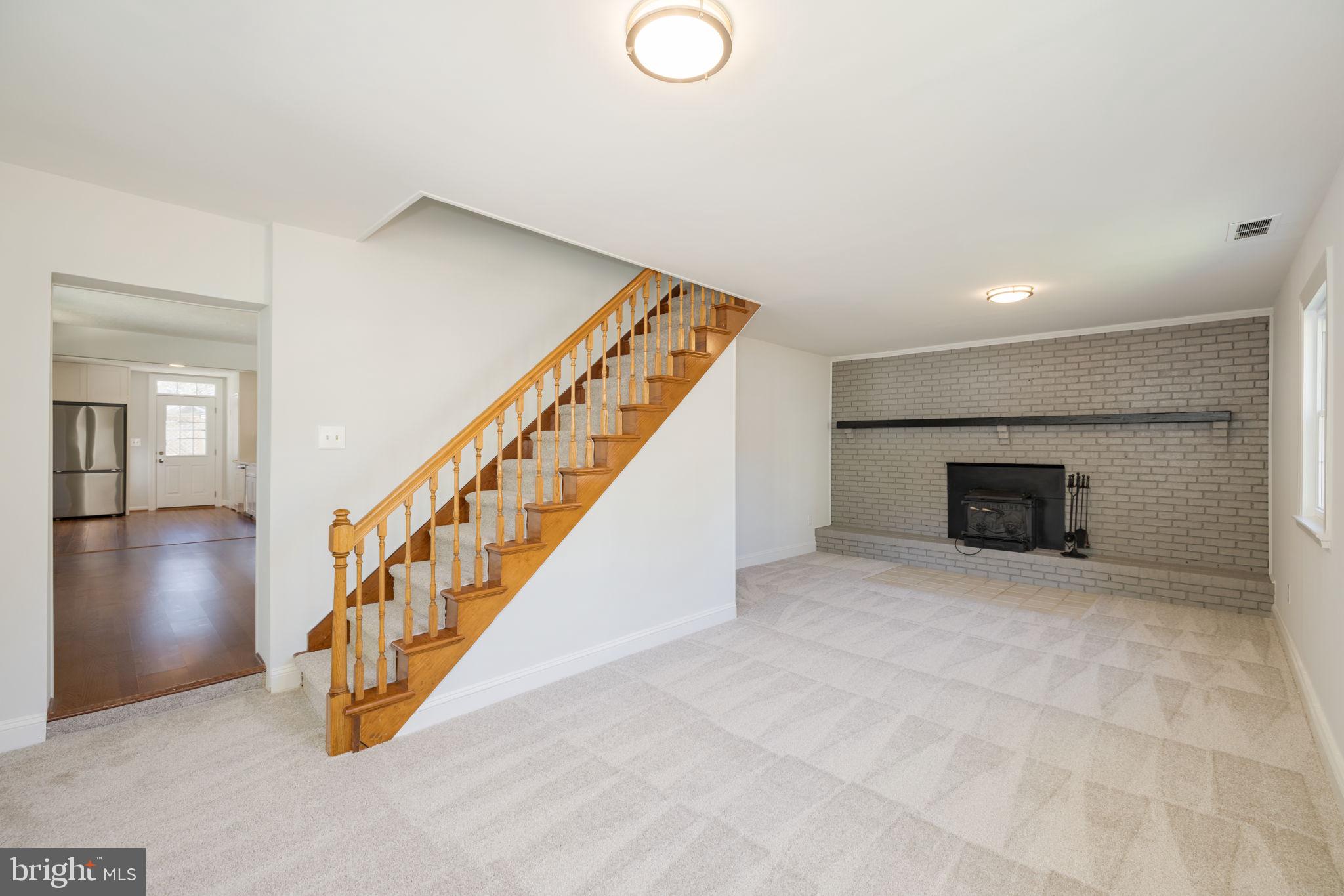 BURGUNDY MANOR - Residential