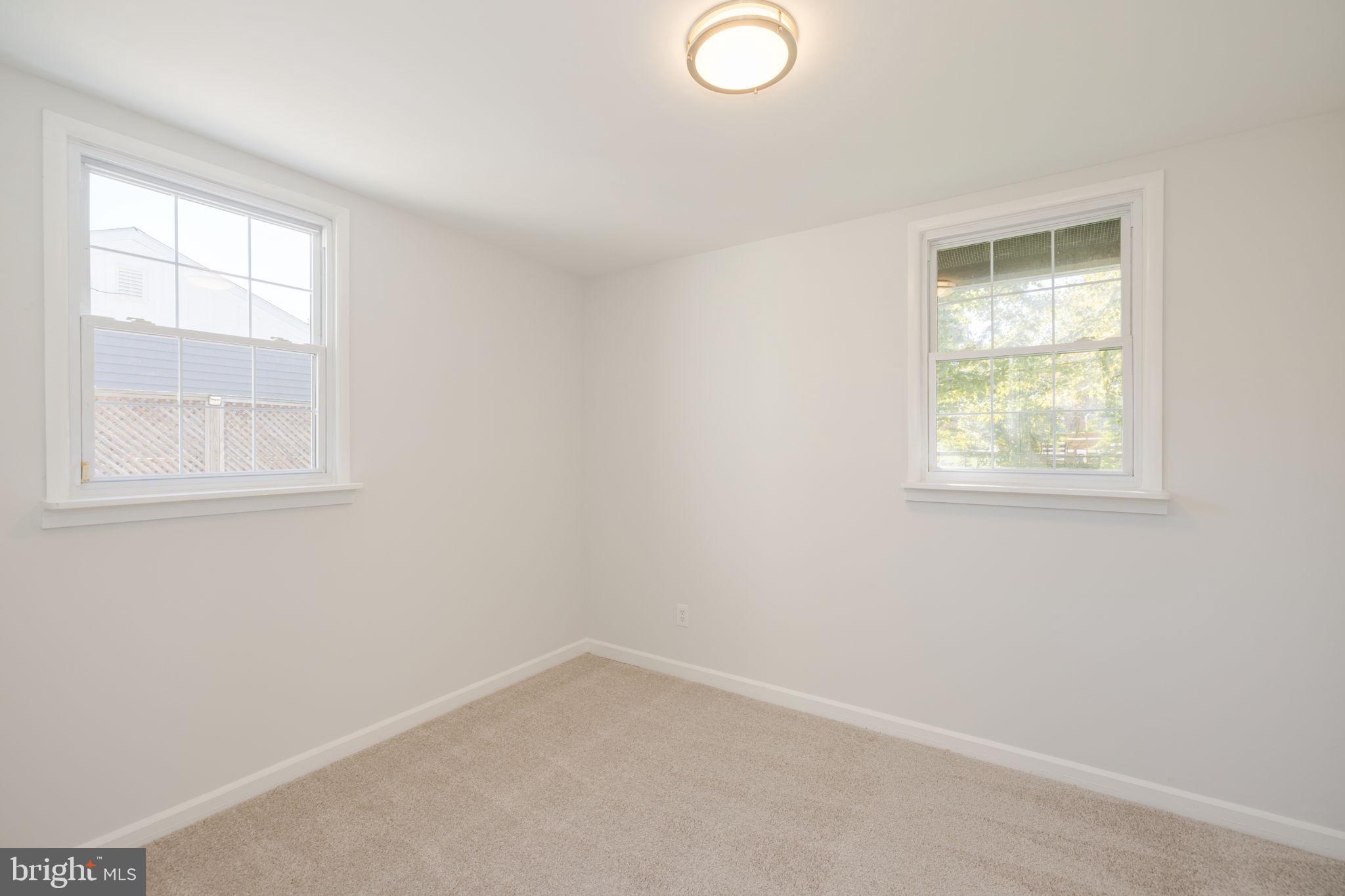 BURGUNDY MANOR - Residential