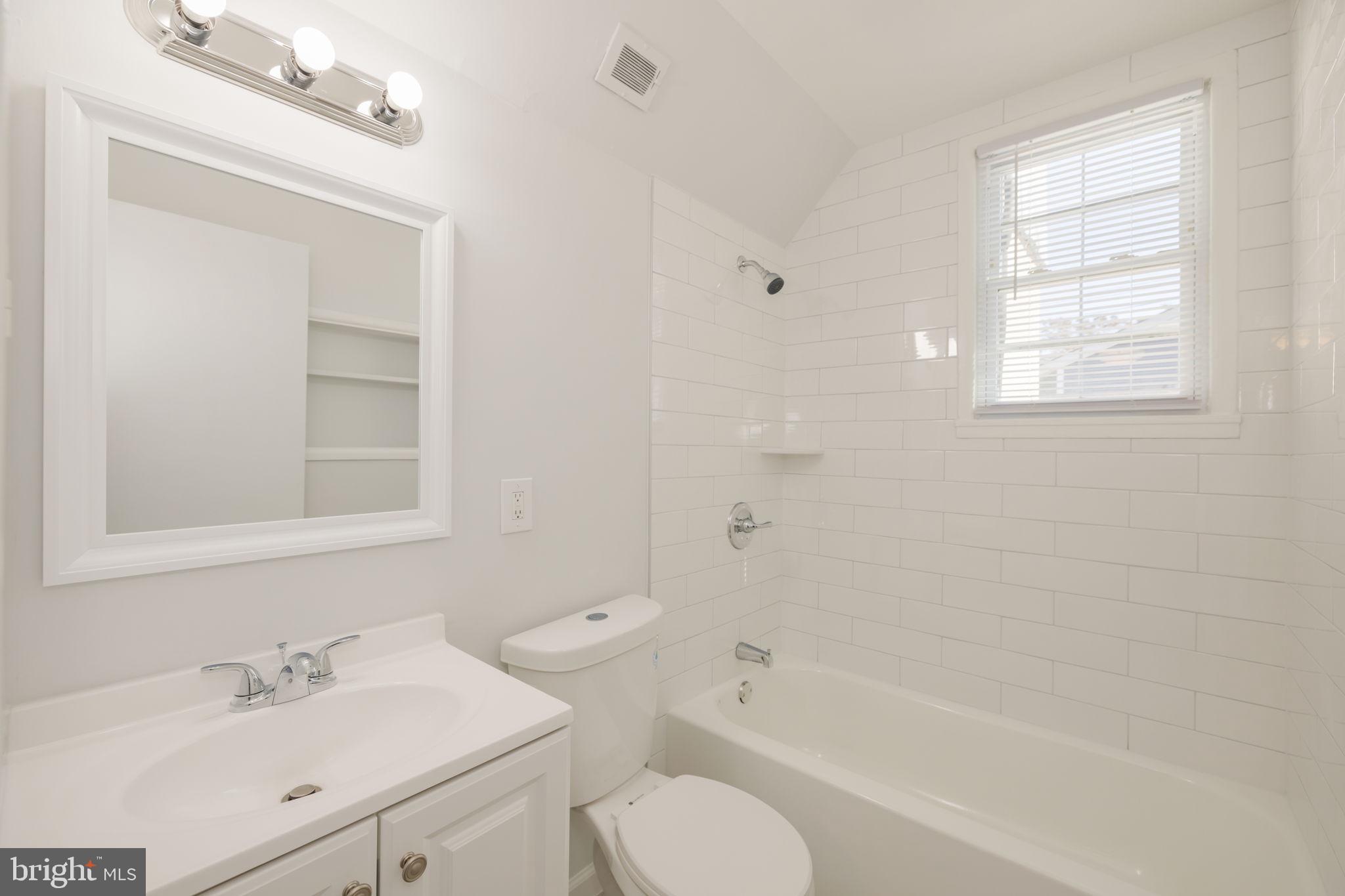 BURGUNDY MANOR - Residential