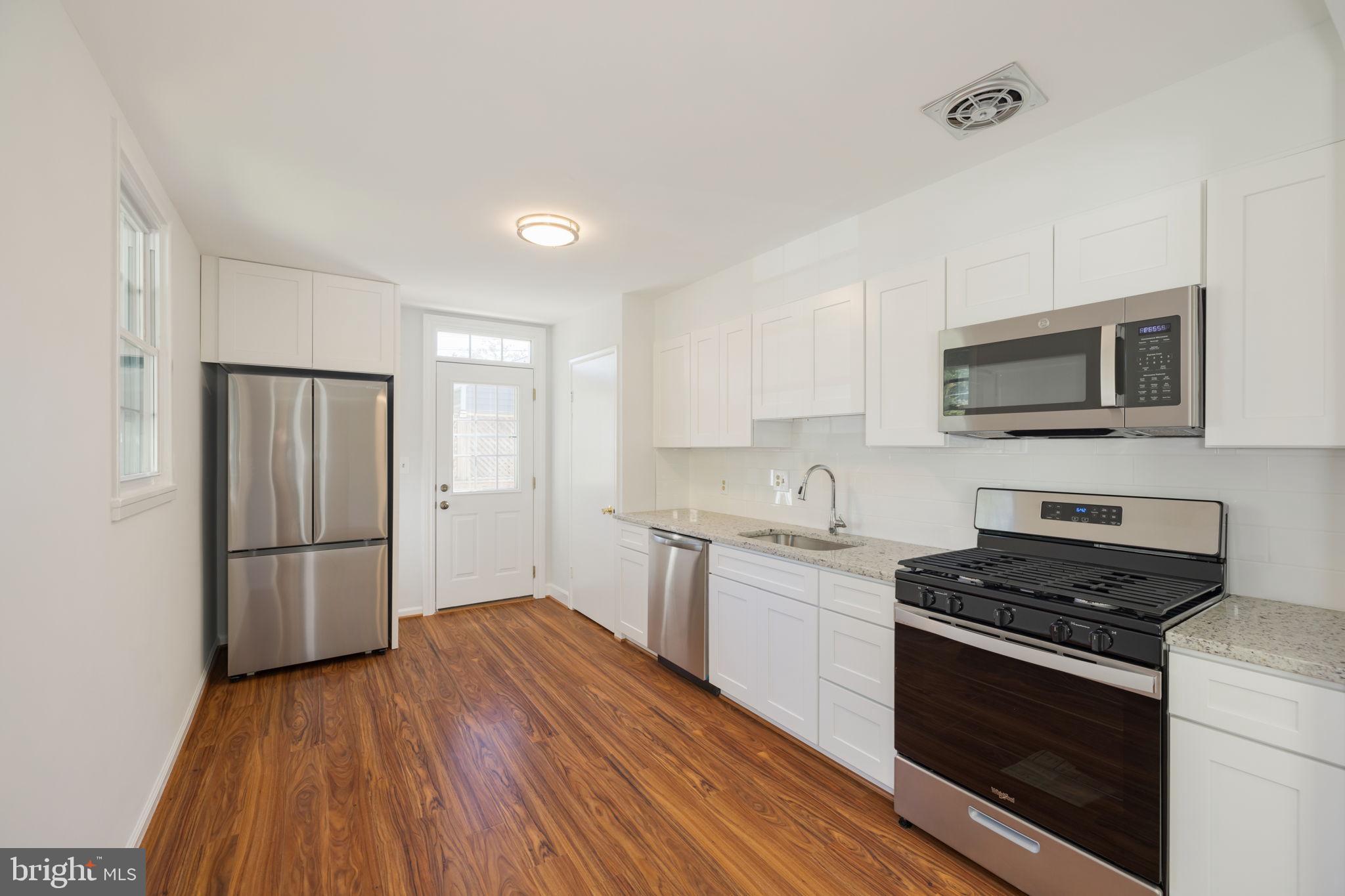 BURGUNDY MANOR - Residential