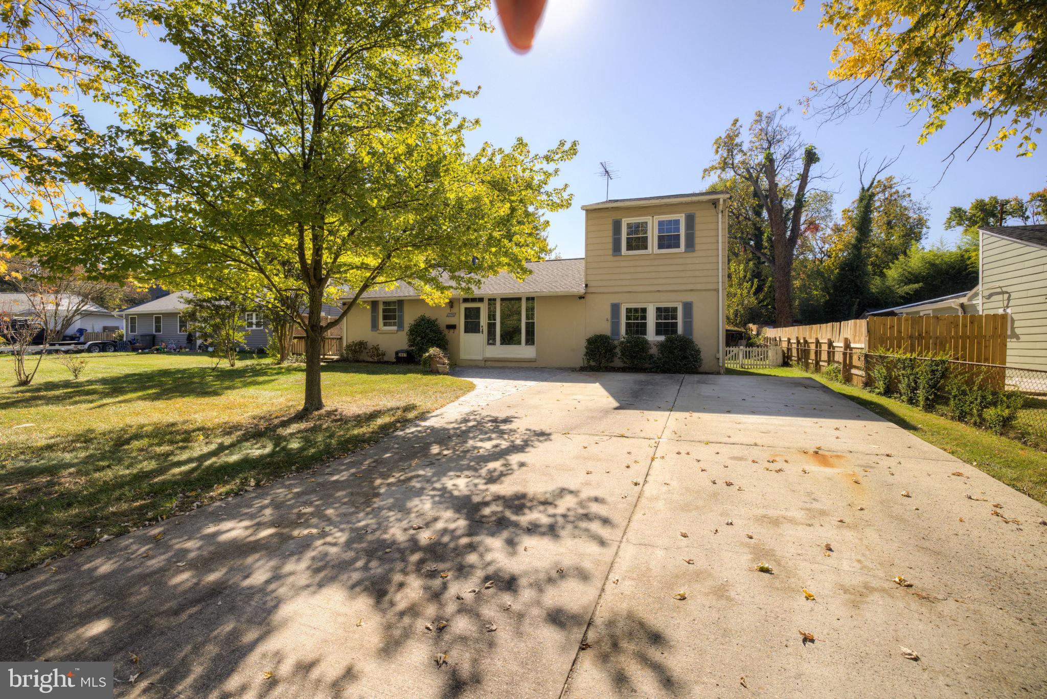 BURGUNDY MANOR - Residential