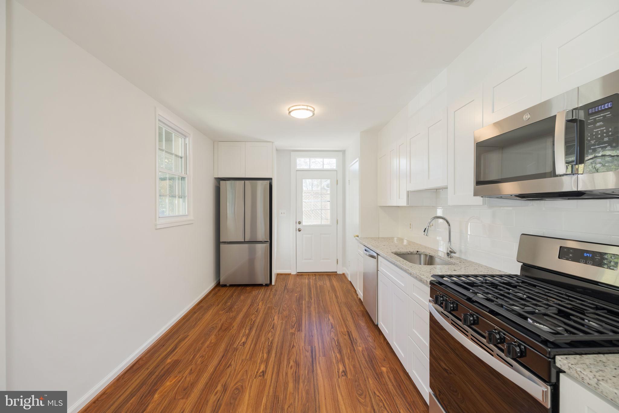 BURGUNDY MANOR - Residential