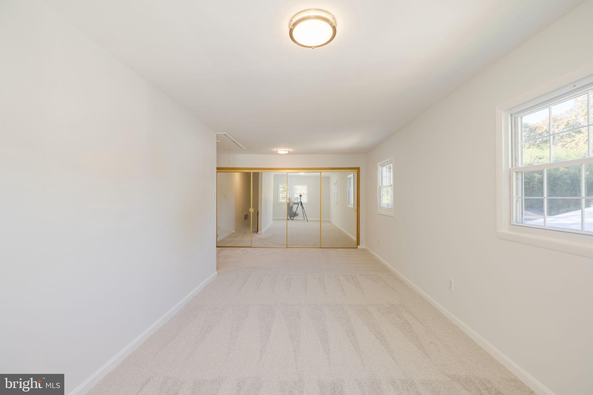 BURGUNDY MANOR - Residential