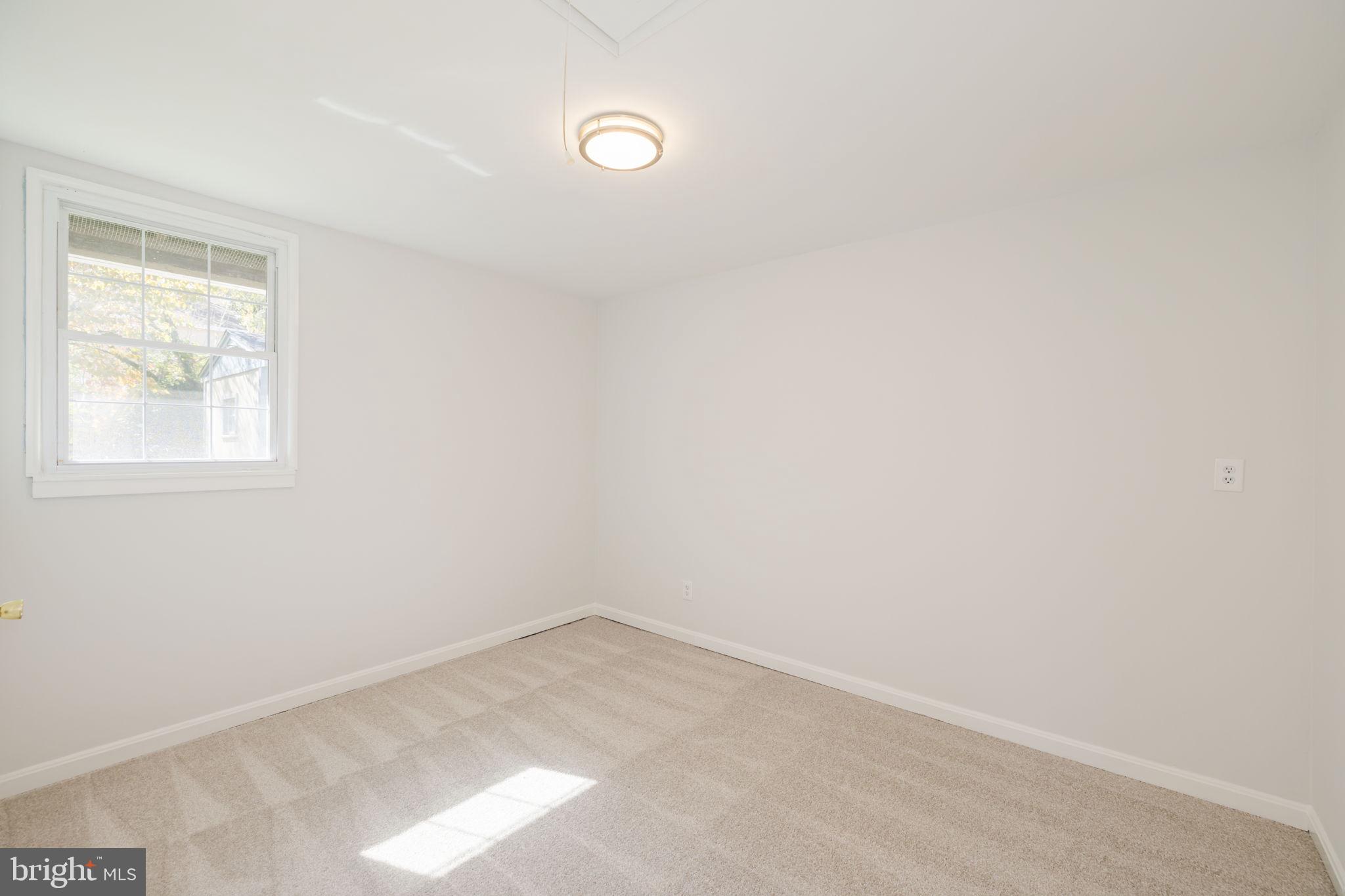 BURGUNDY MANOR - Residential