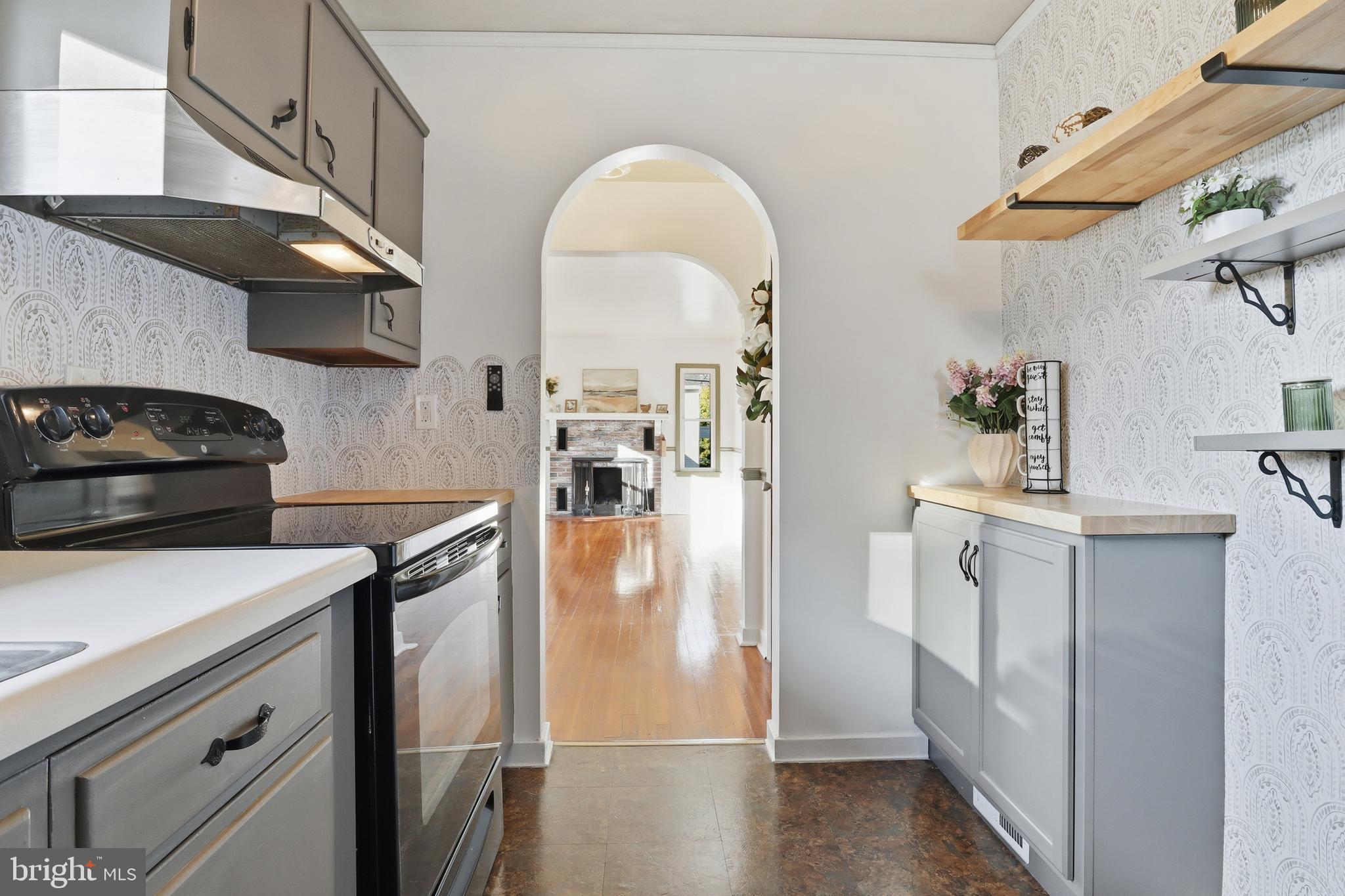 MOUNT JOY - Residential