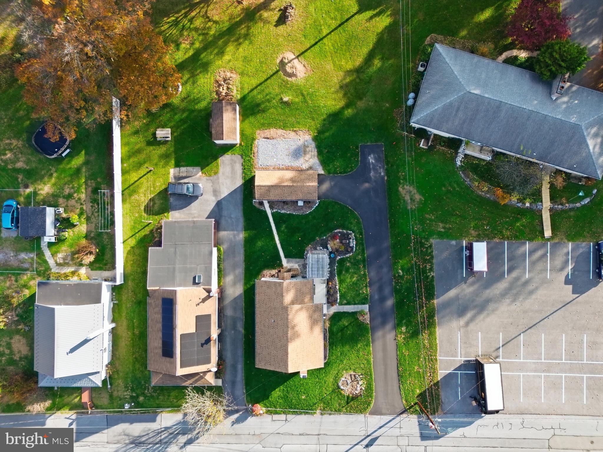 MOUNT JOY - Residential