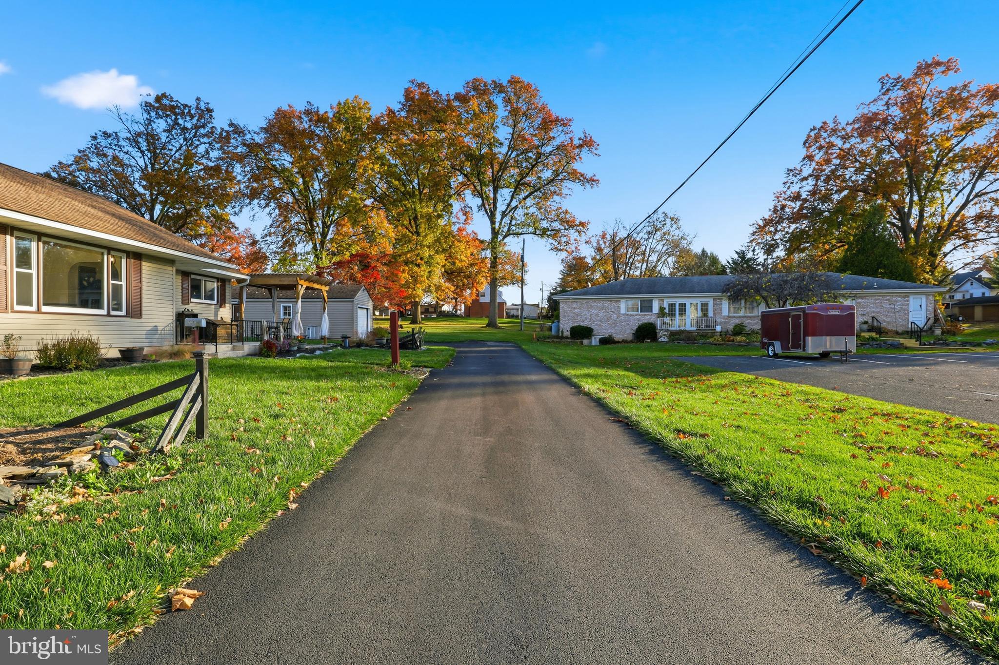 MOUNT JOY - Residential