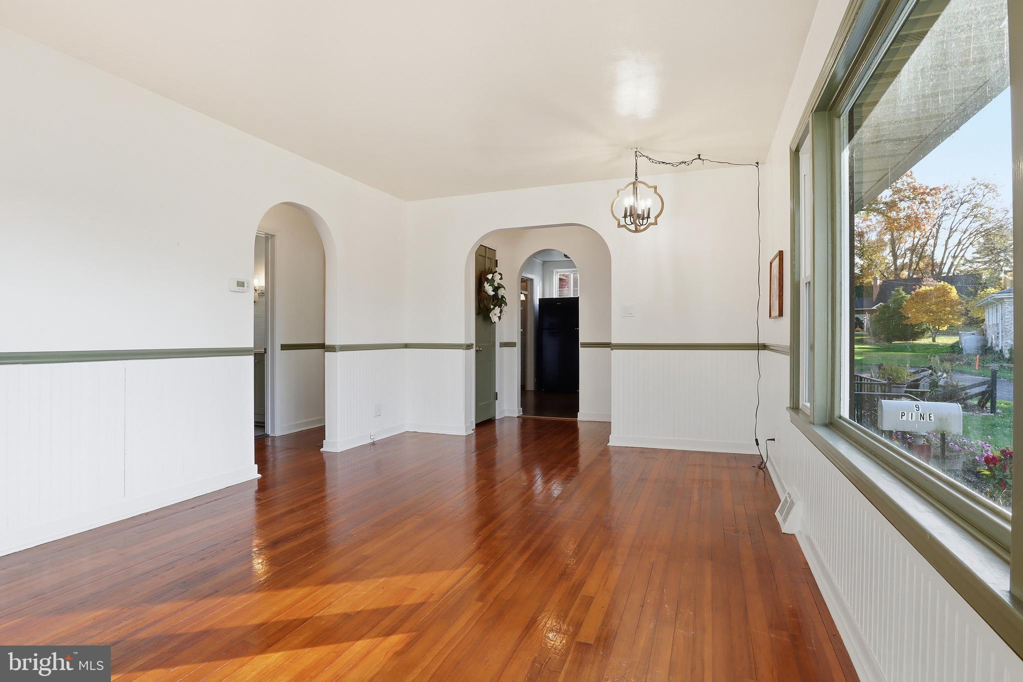 MOUNT JOY - Residential