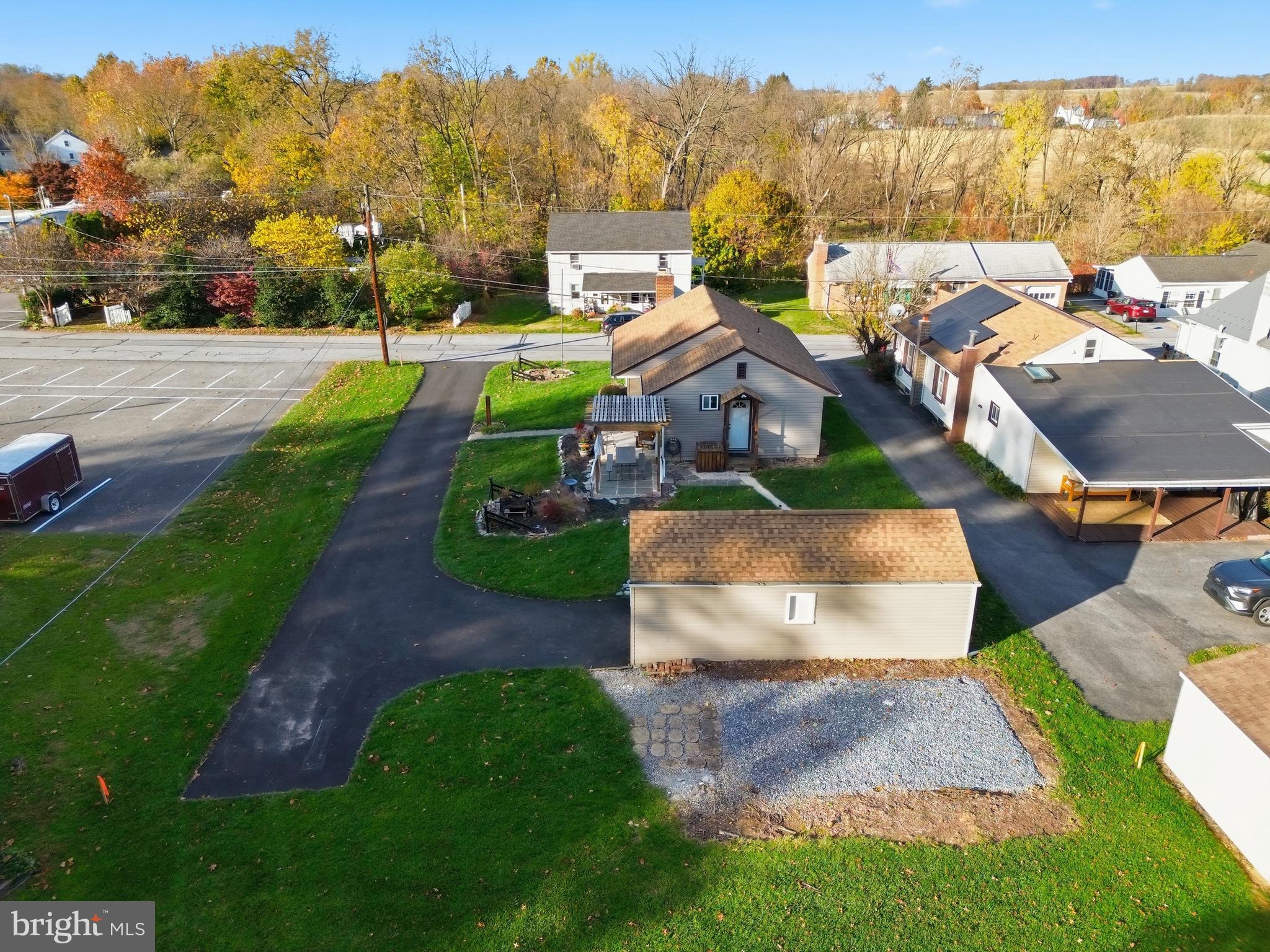 MOUNT JOY - Residential