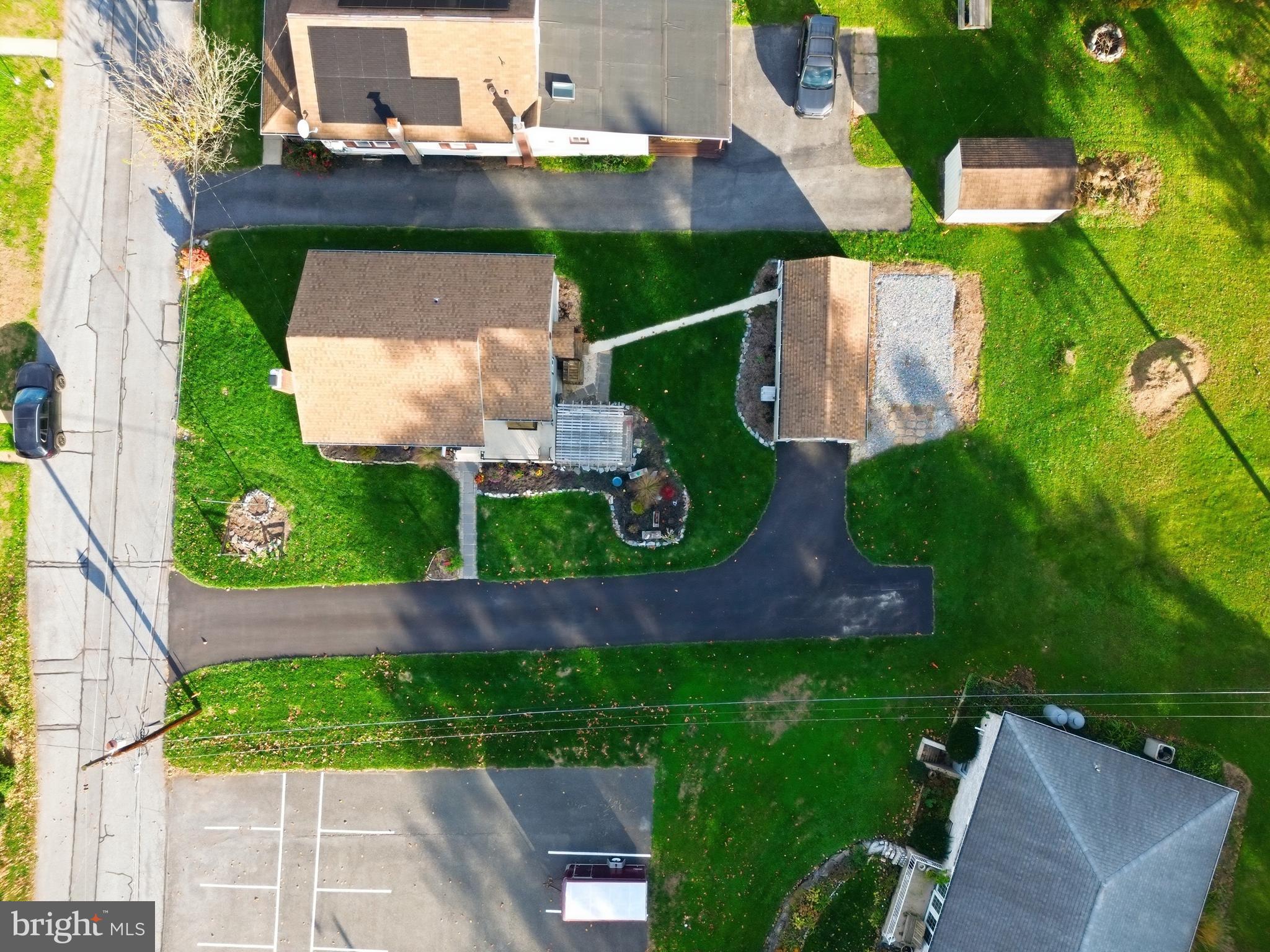 MOUNT JOY - Residential