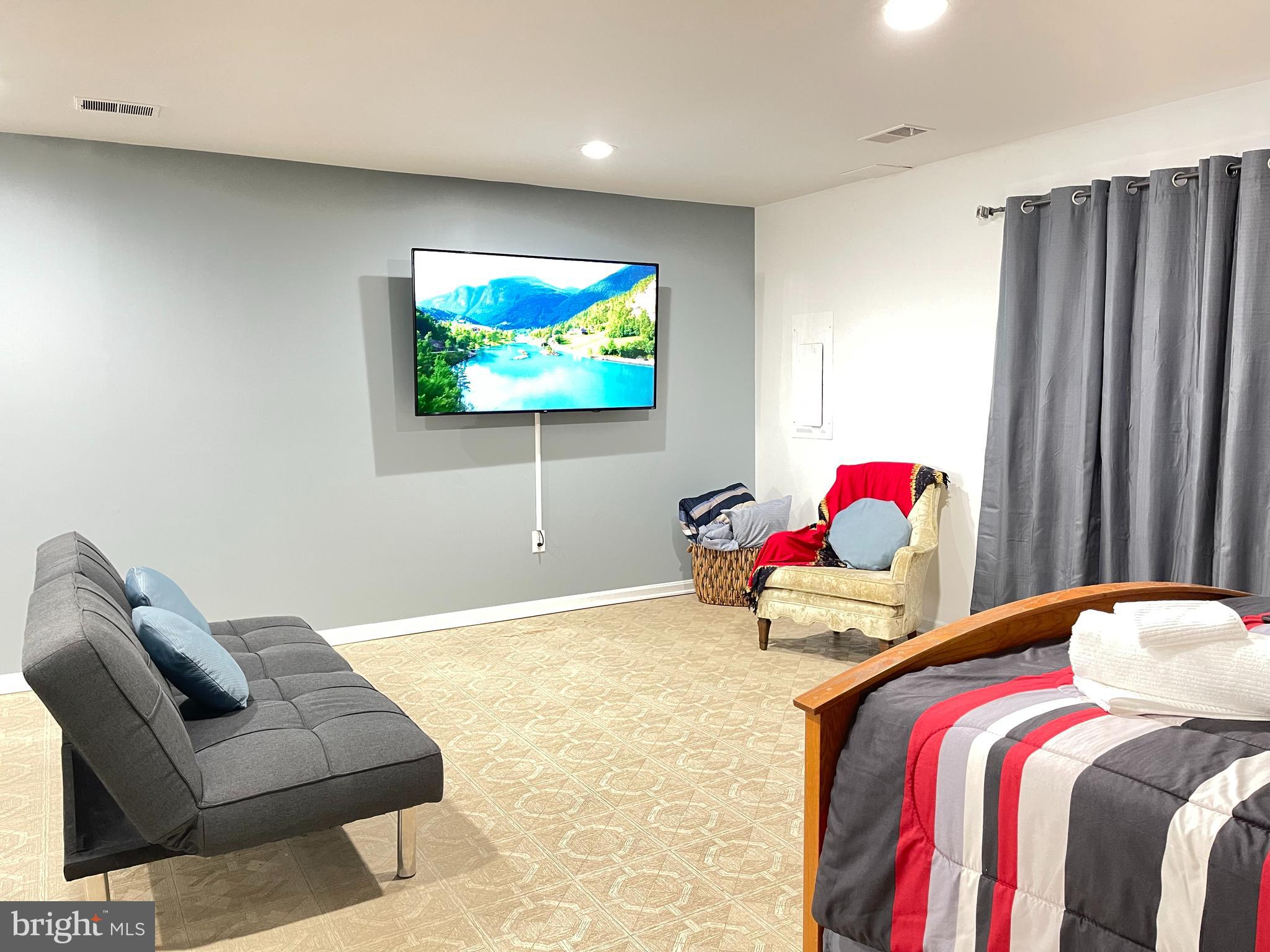 CALVERTON TOWNES - Residential