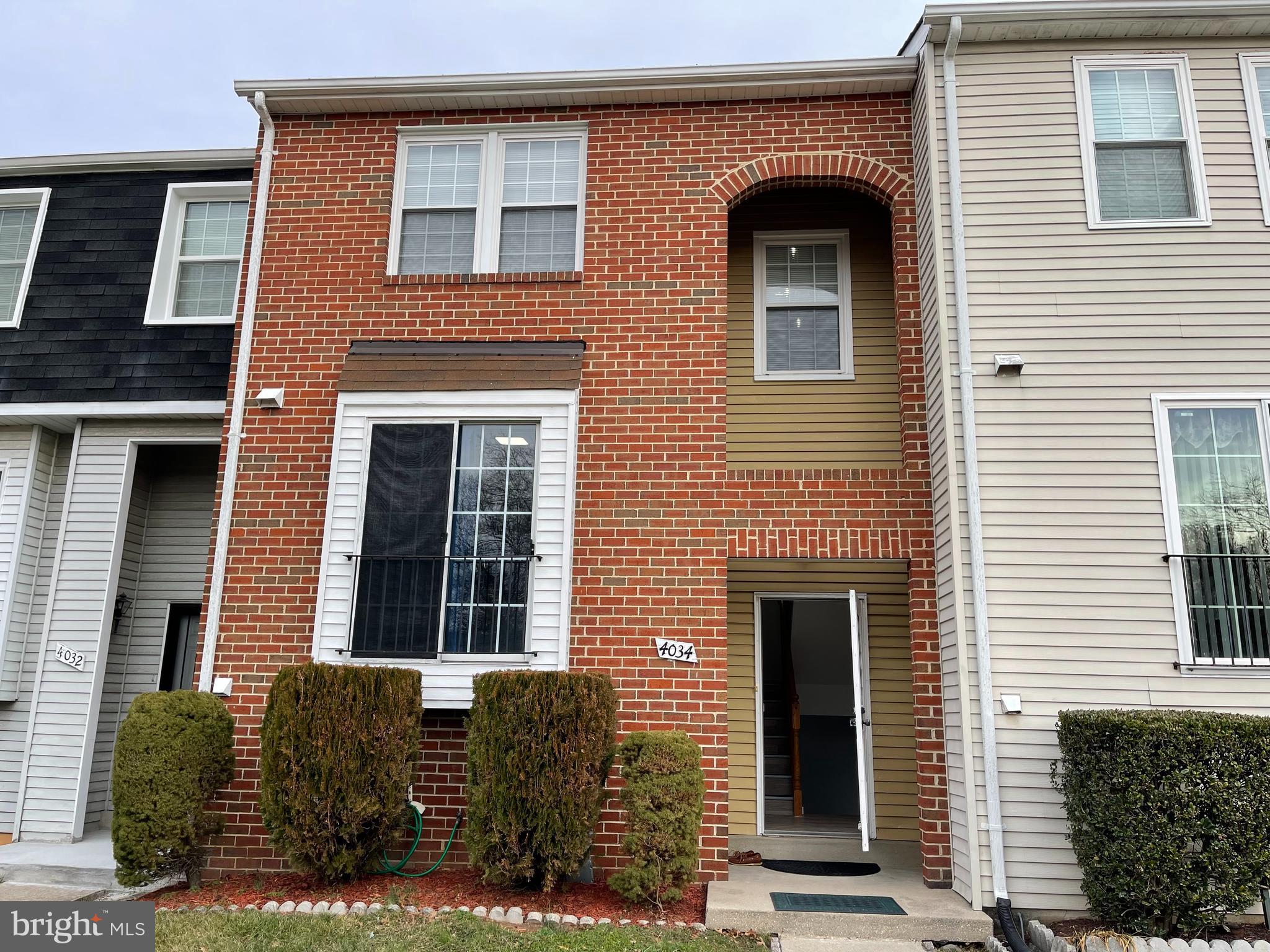 CALVERTON TOWNES - Residential