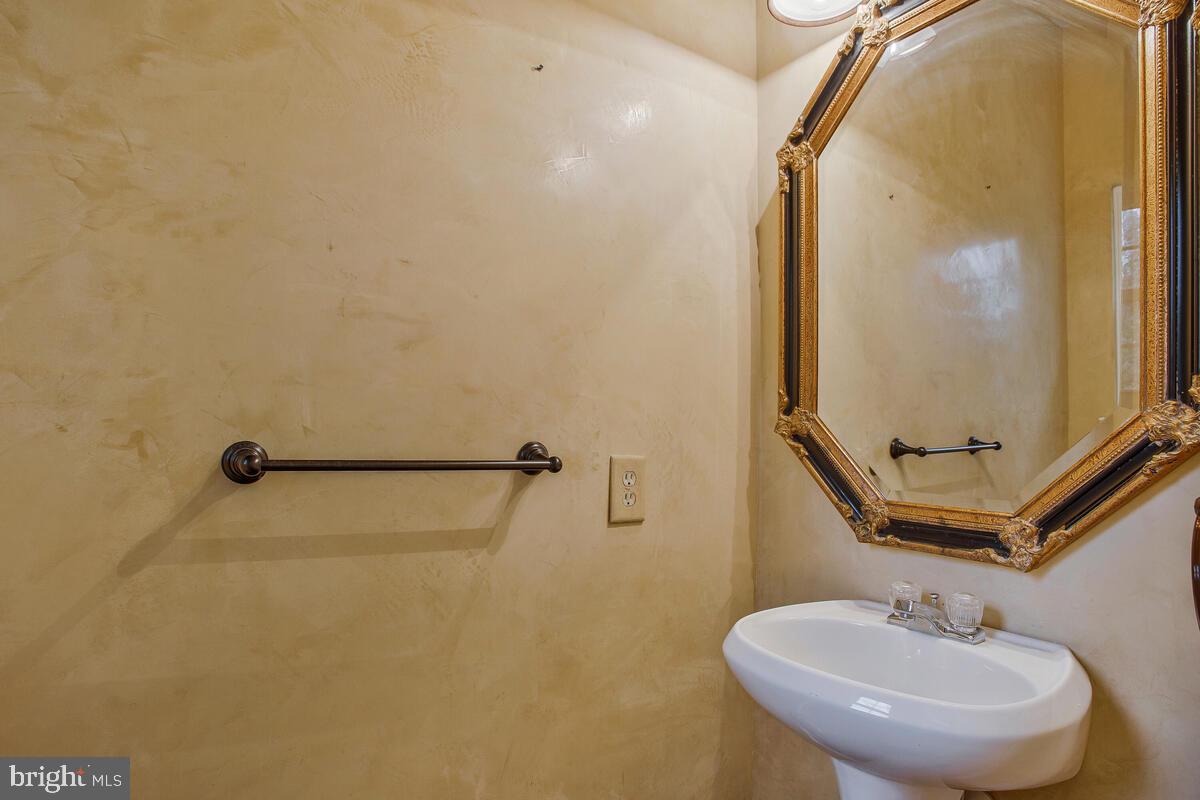 WELLFLEET MEWS - Residential