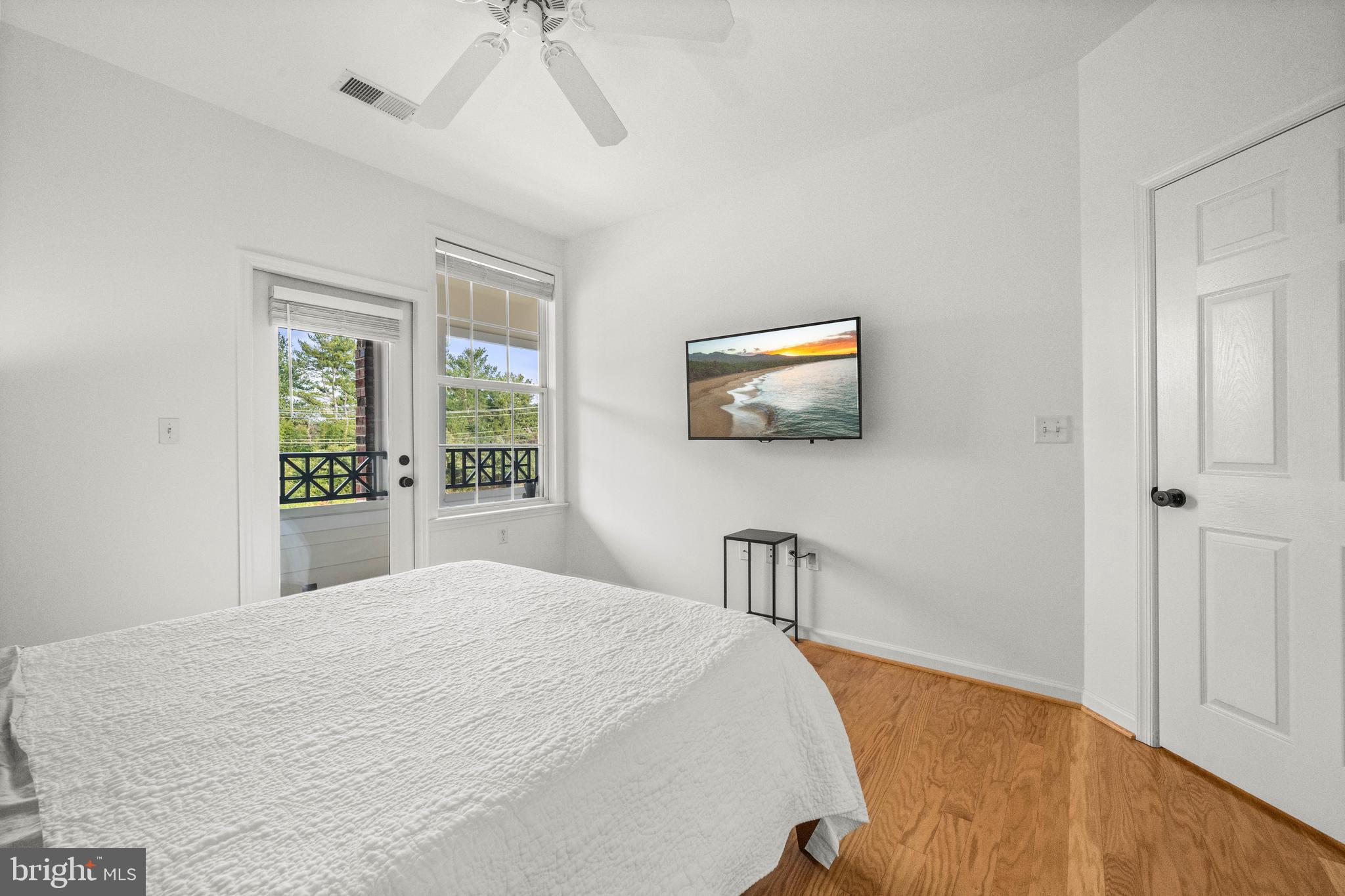 THE COLONNADE AT KENTLANDS - Residential