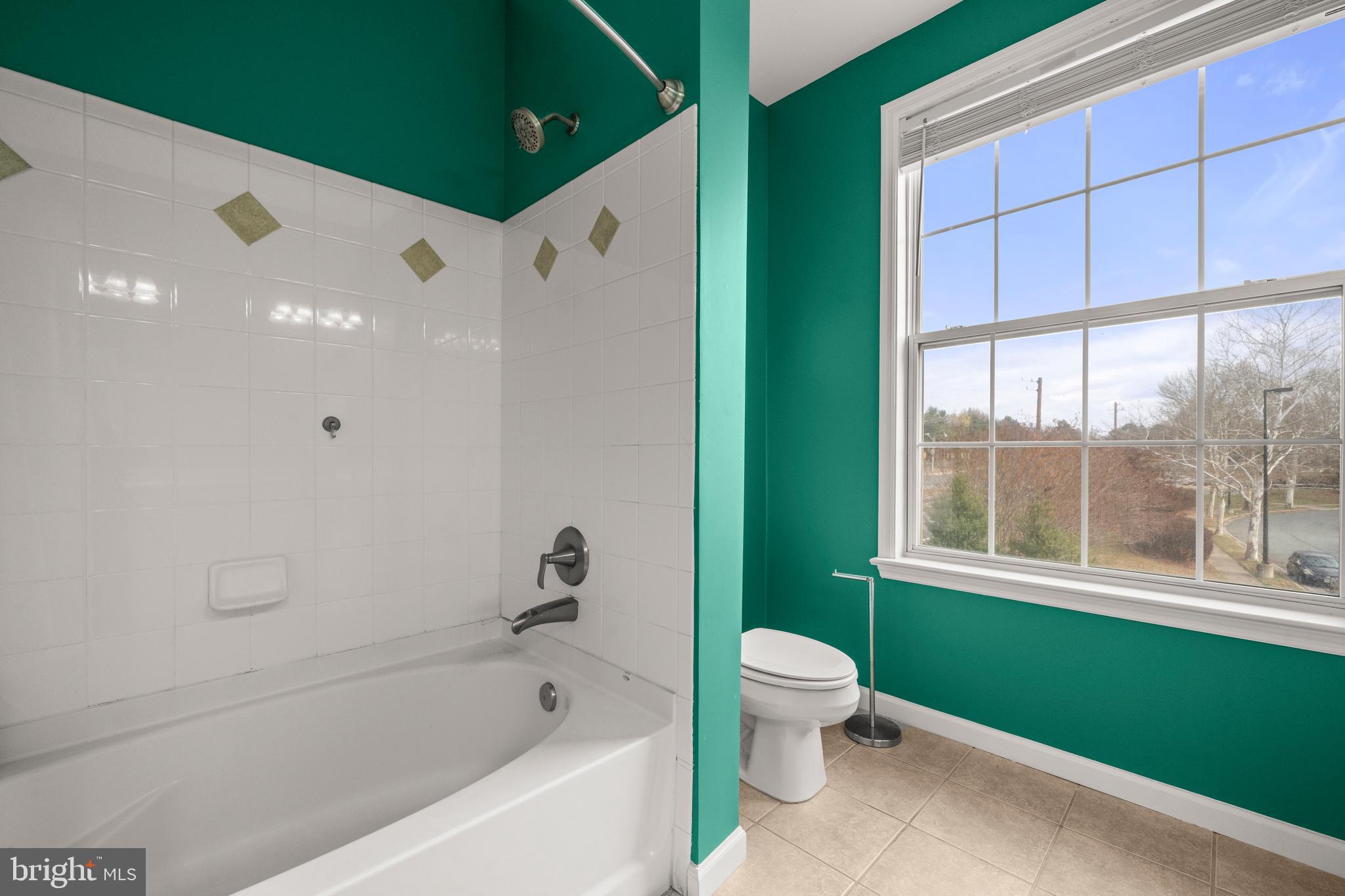 THE COLONNADE AT KENTLANDS - Residential