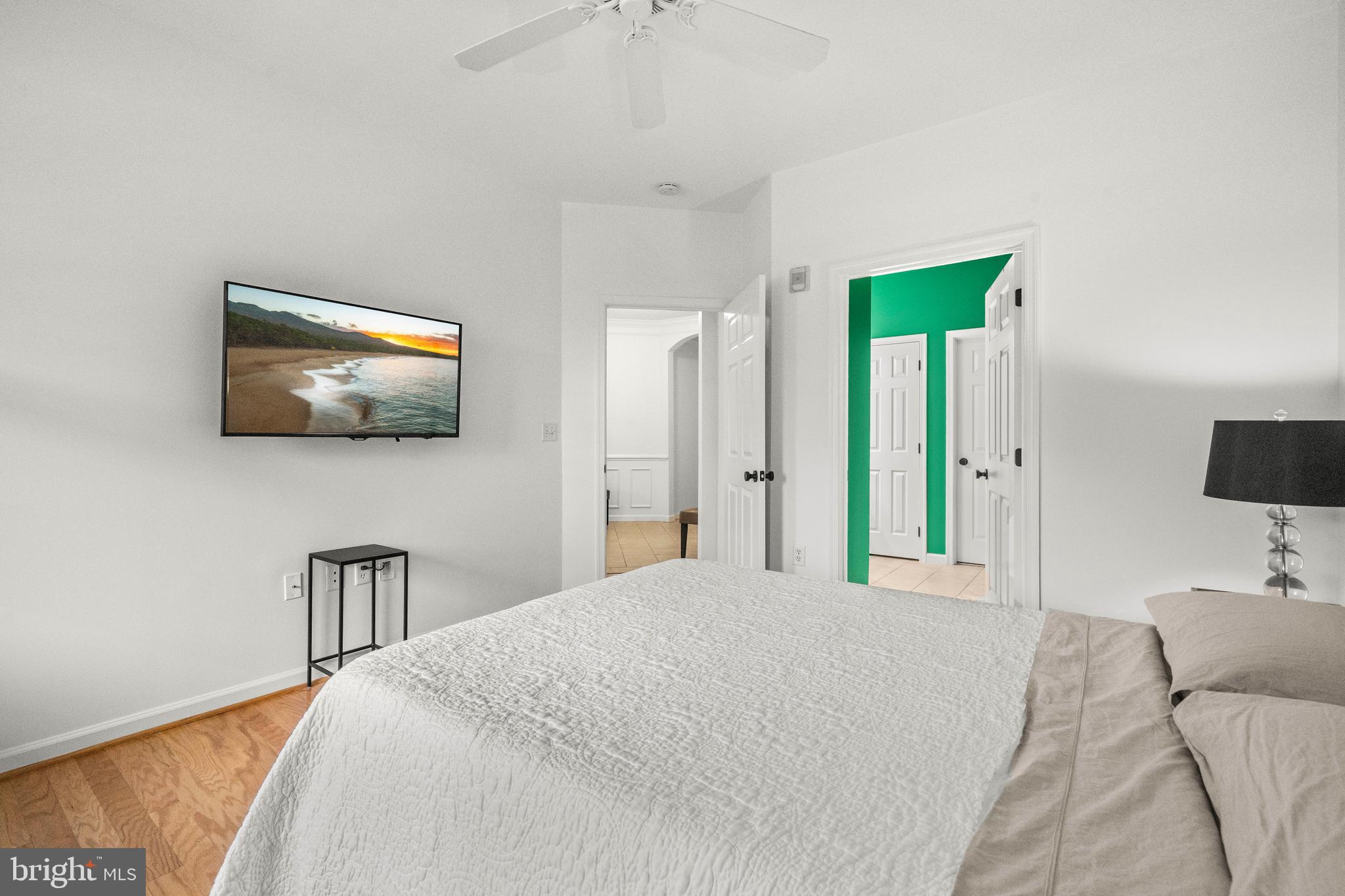 THE COLONNADE AT KENTLANDS - Residential