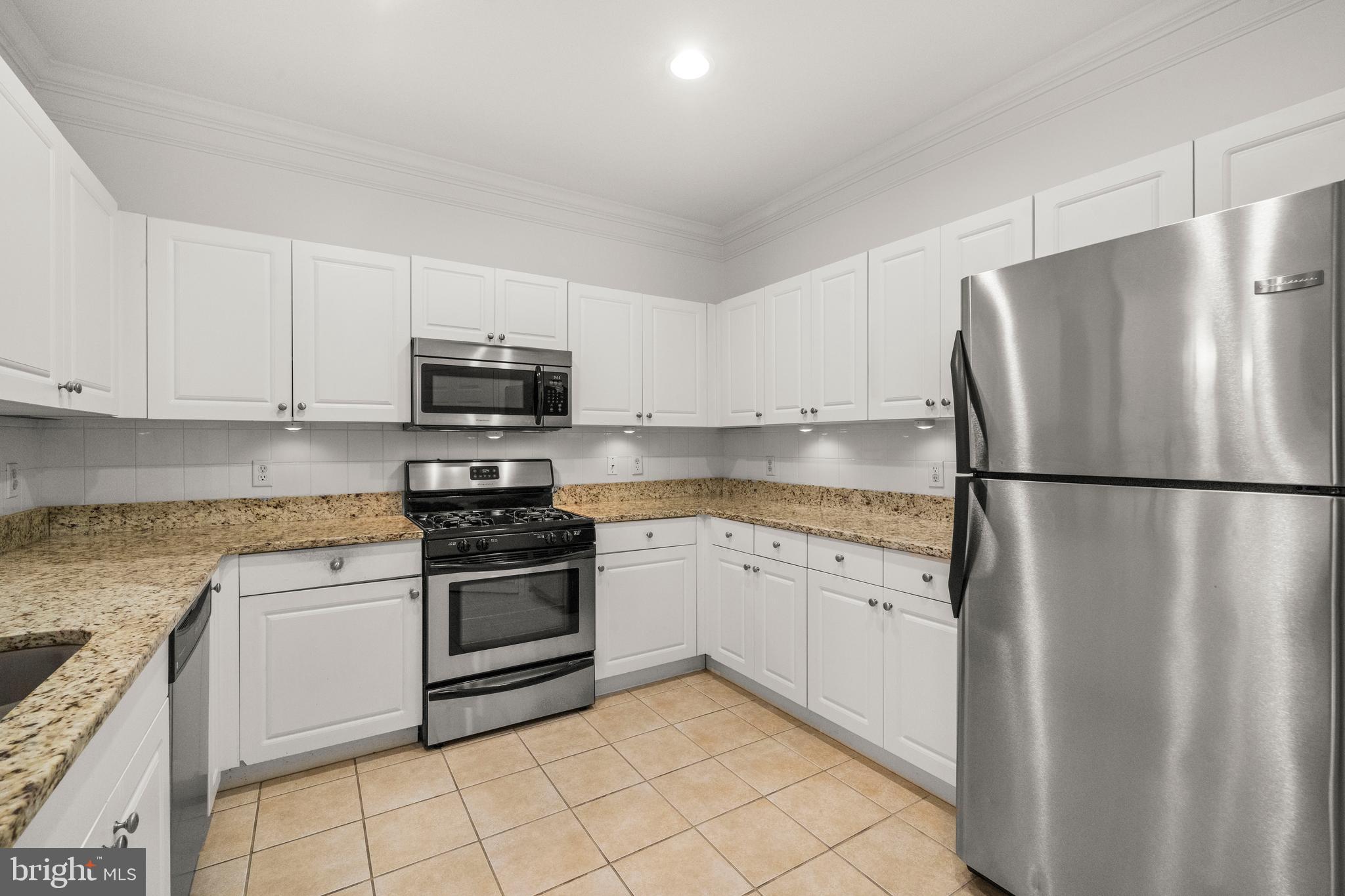 THE COLONNADE AT KENTLANDS - Residential