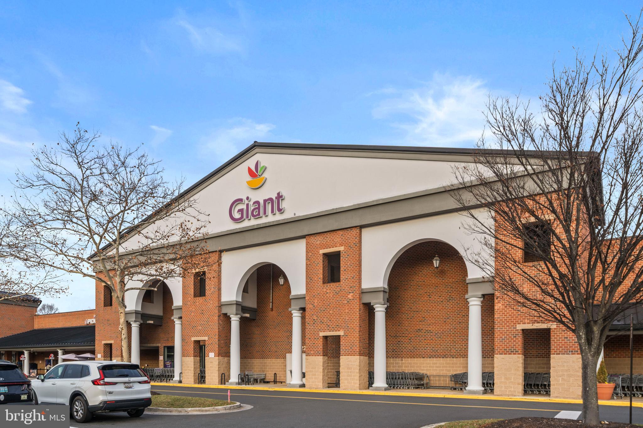 THE COLONNADE AT KENTLANDS - Residential