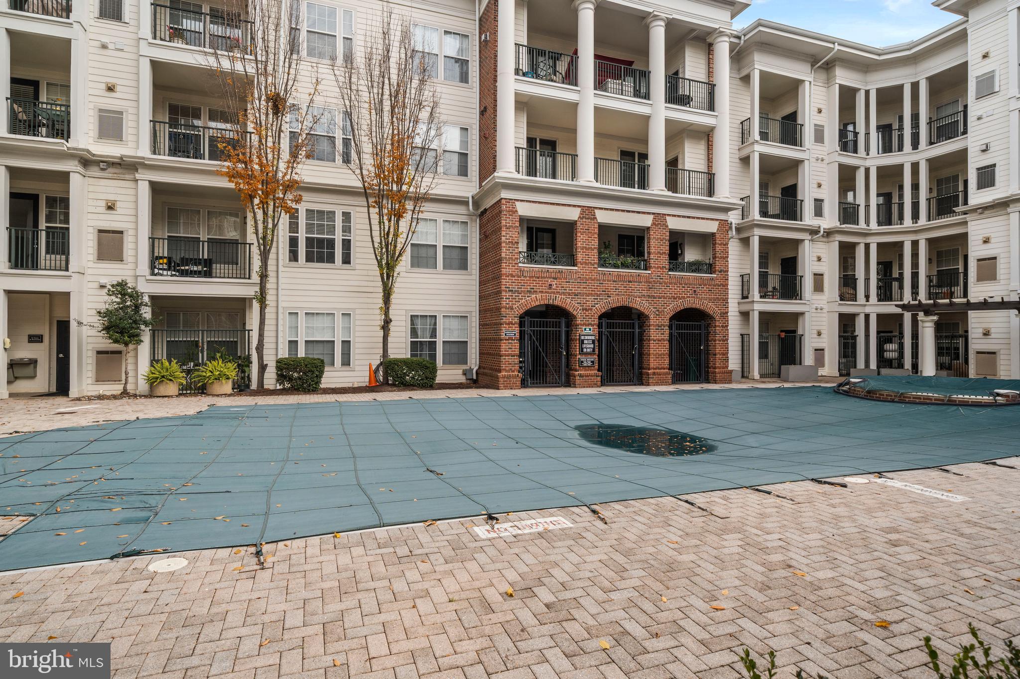THE COLONNADE AT KENTLANDS - Residential
