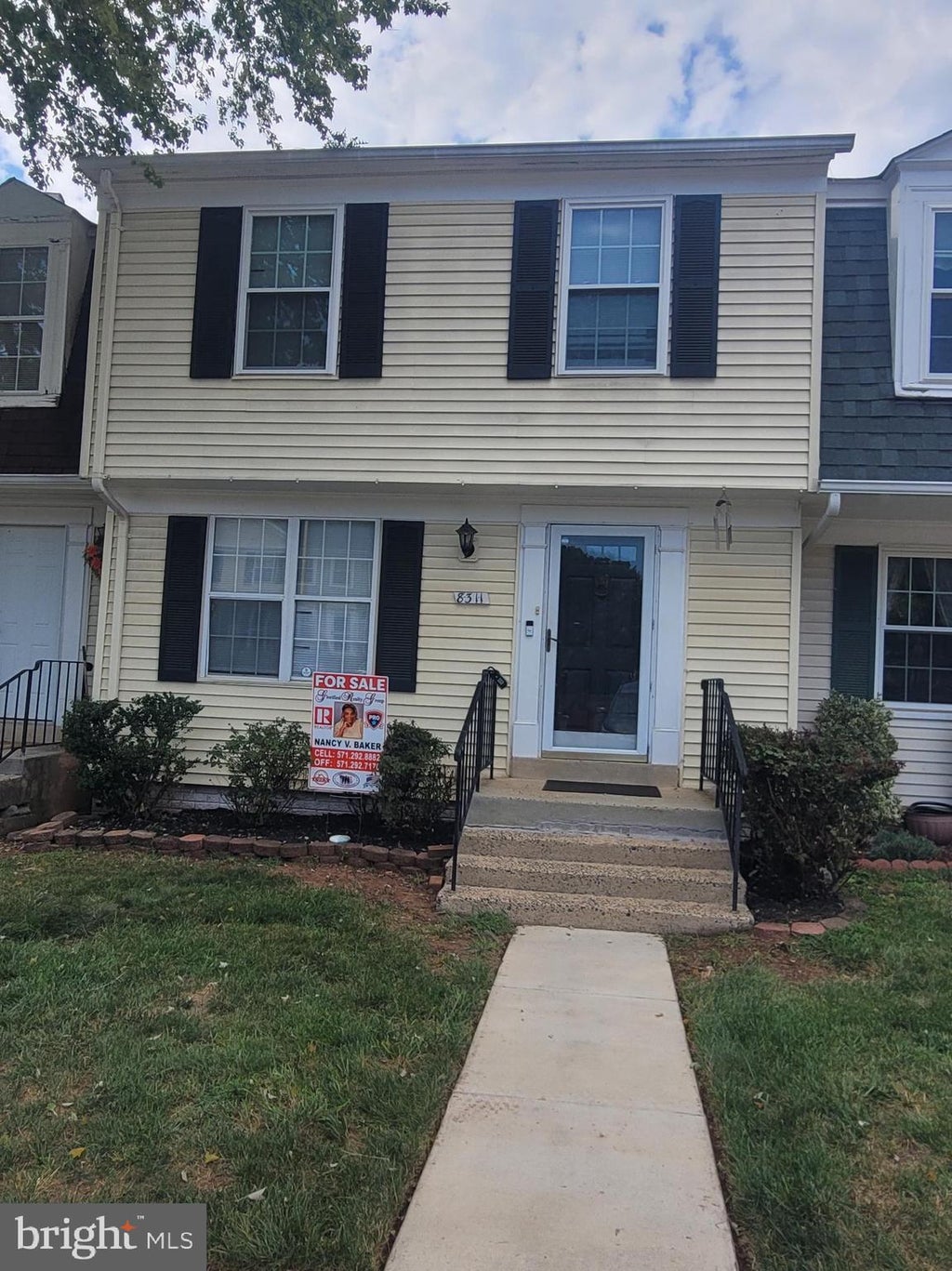 Photo of 8311 Felsted Lane, MANASSAS, VA 20110 (MLS # VAMN2011656)