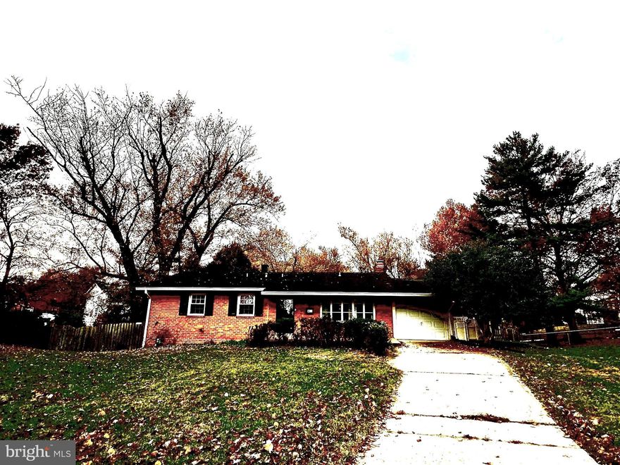 *** This one is a must see *** Spacious brick rambler featuring 4 bdrms, 3 baths. Fully finished lower level,
All freshly painted inside,  Open floor plan, Granite Pool, Fully finished walk out basement, cul-de-sac location, 1/3 acre, About a mile away from shops and restaurants.