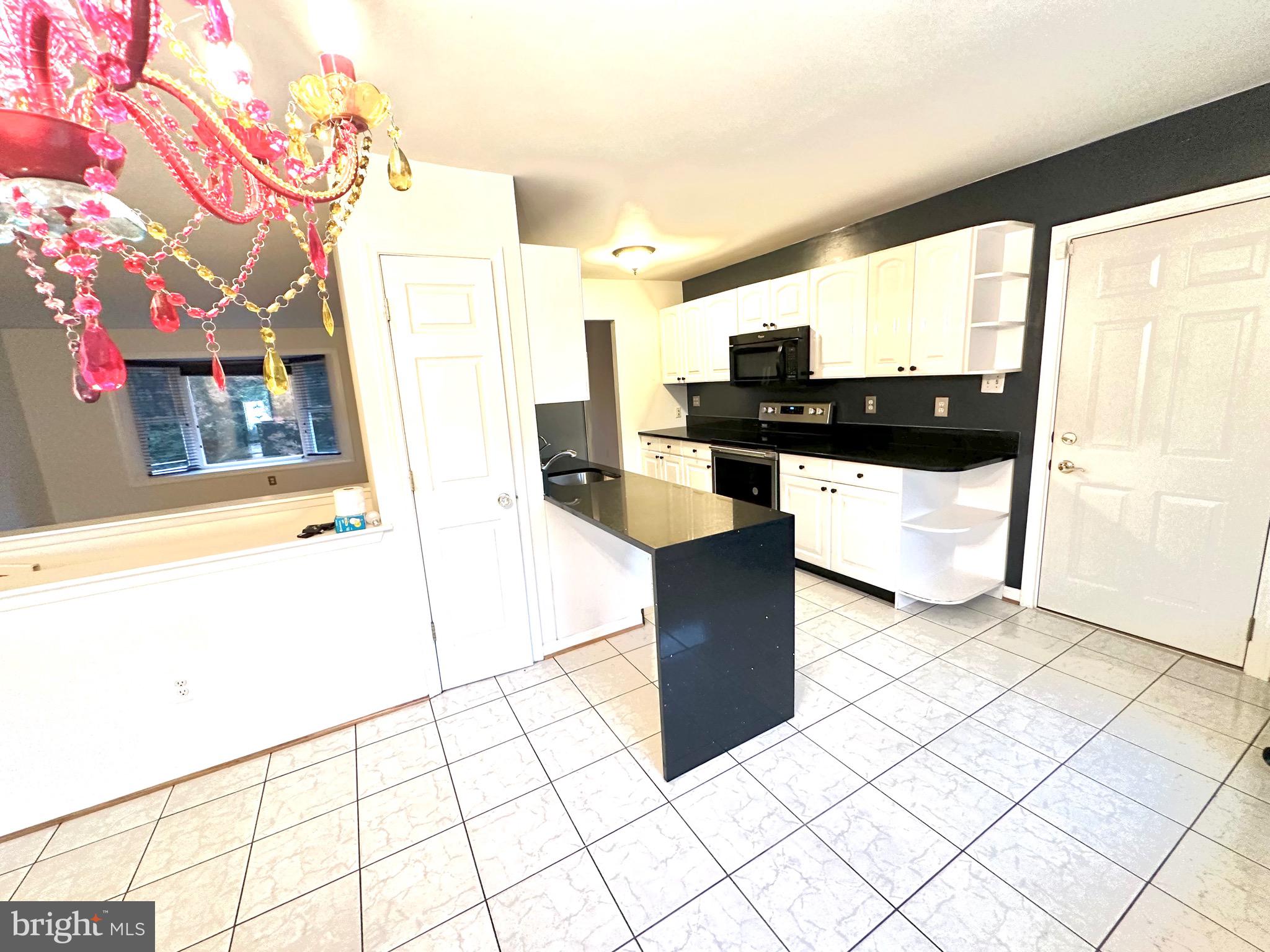 REGENCY ESTATES - Residential Lease