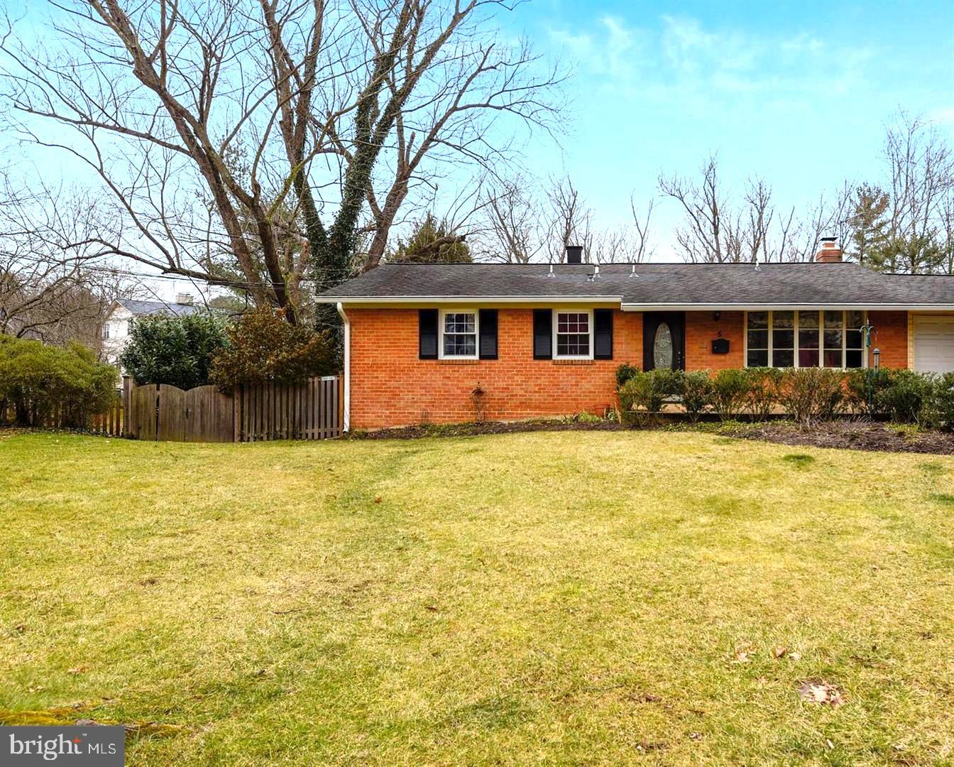 REGENCY ESTATES - Residential Lease