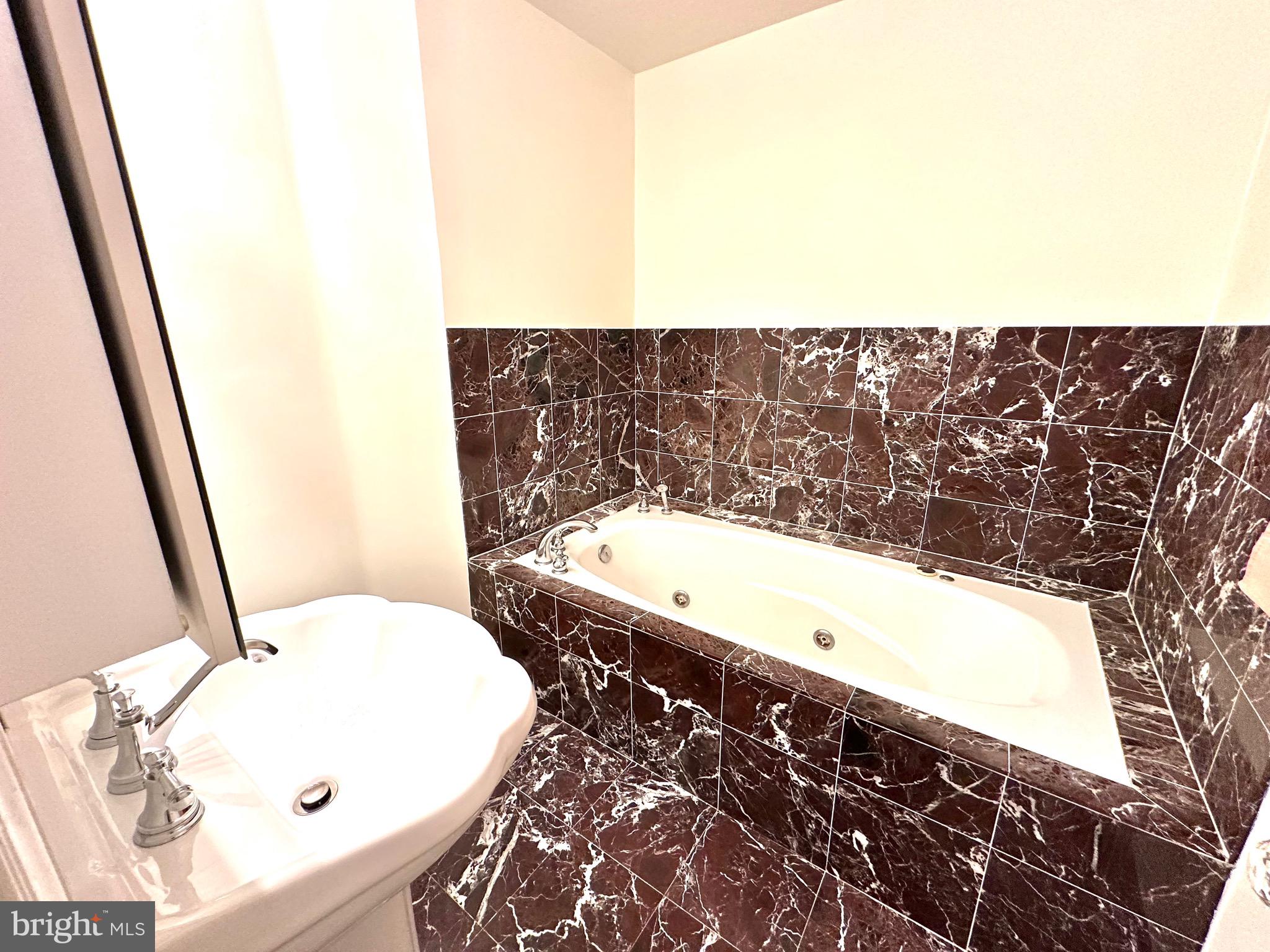 REGENCY ESTATES - Residential Lease