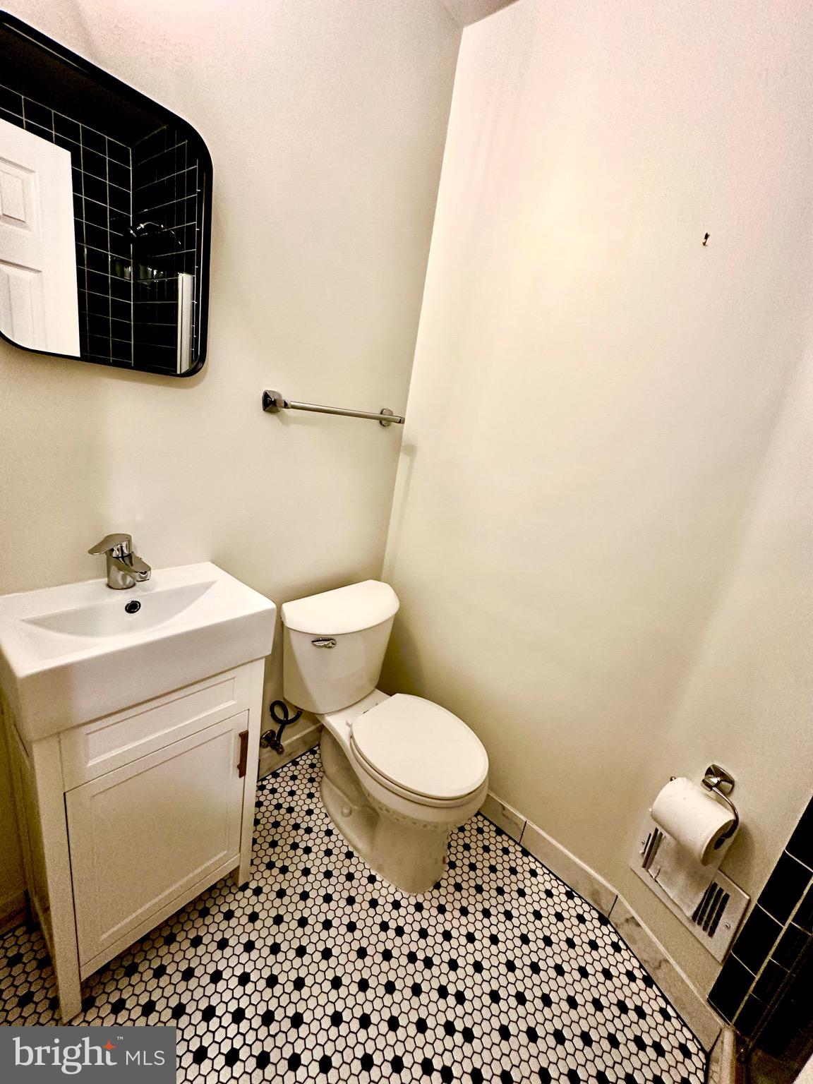 REGENCY ESTATES - Residential Lease