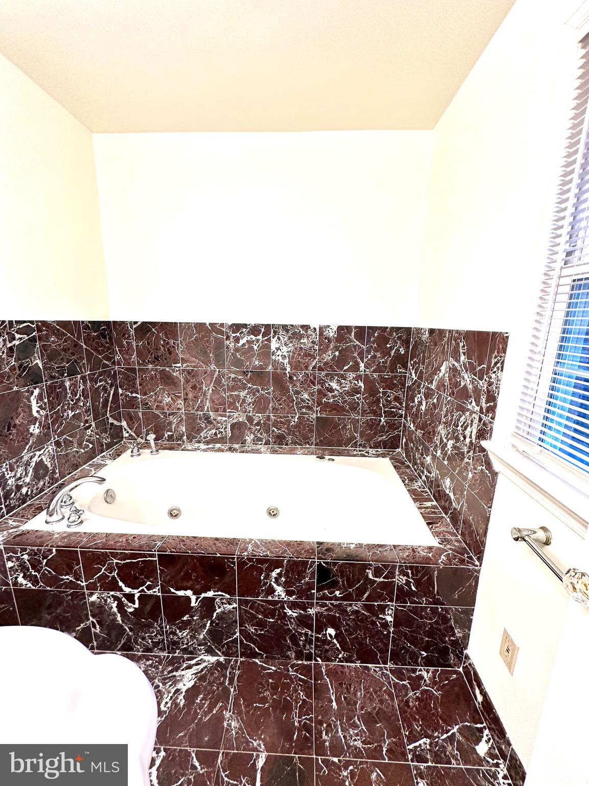 REGENCY ESTATES - Residential Lease