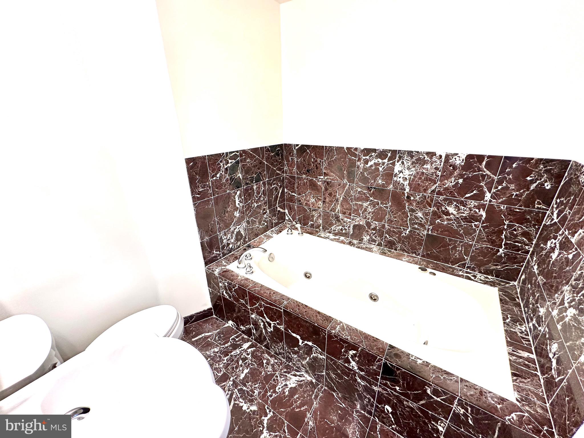 REGENCY ESTATES - Residential Lease