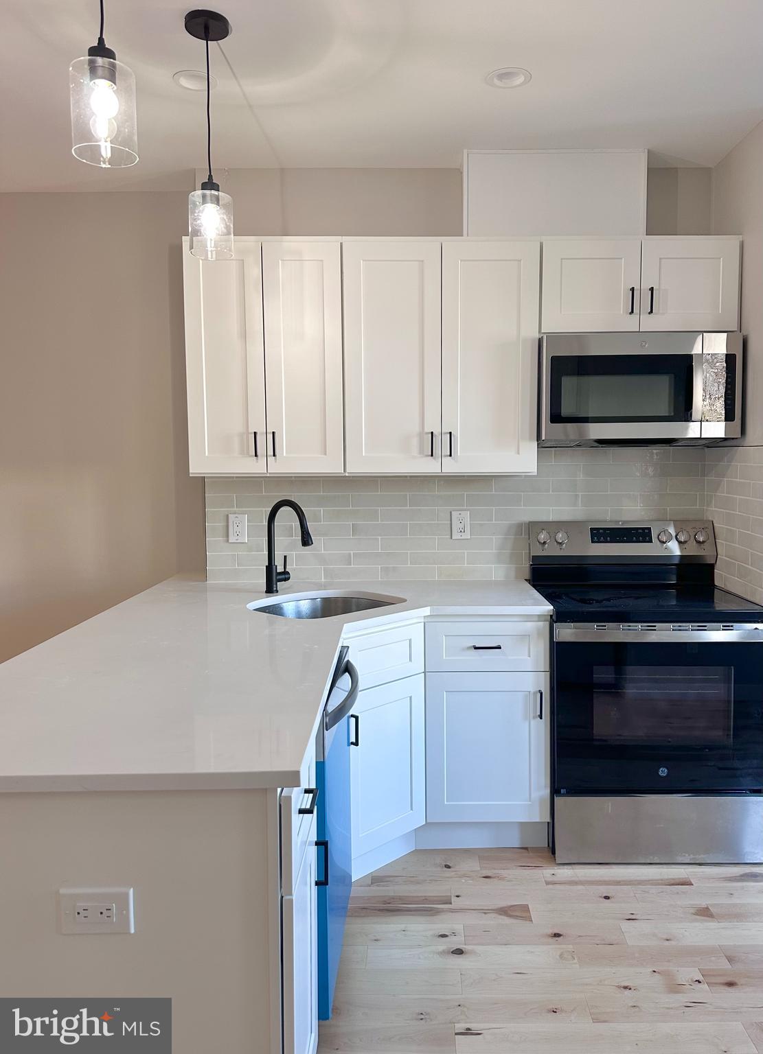 2821 W GIRARD AVENUE 2ND FLOOR