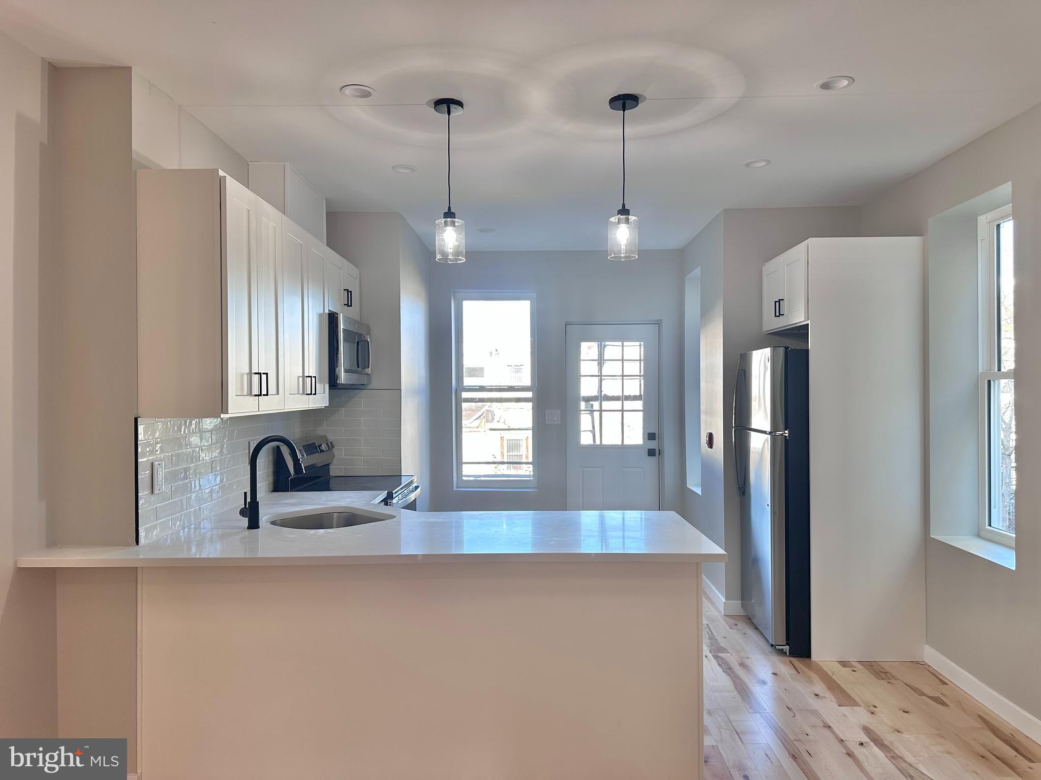 2821 W GIRARD AVENUE 2ND FLOOR