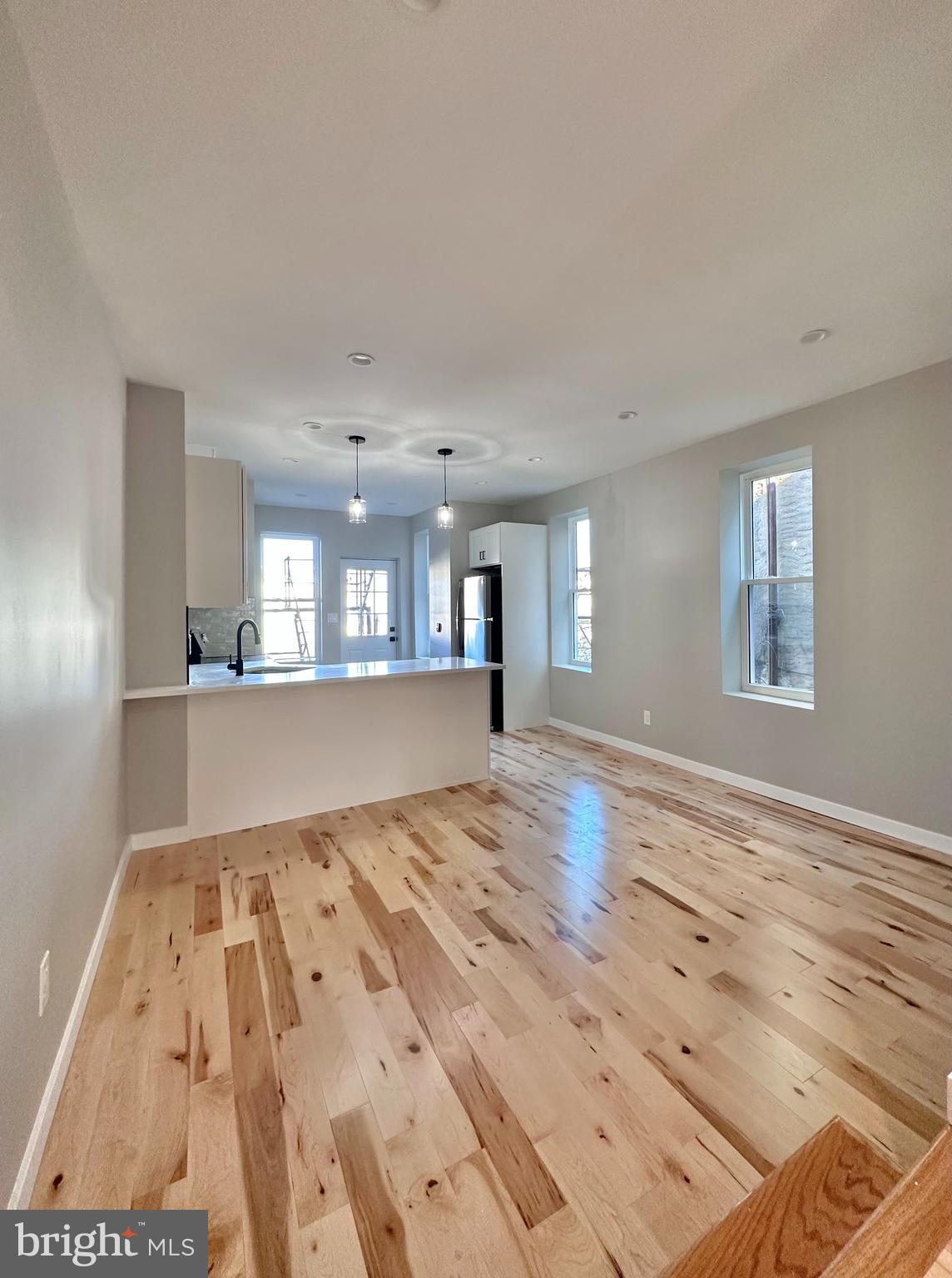 2821 W GIRARD AVENUE 2ND FLOOR