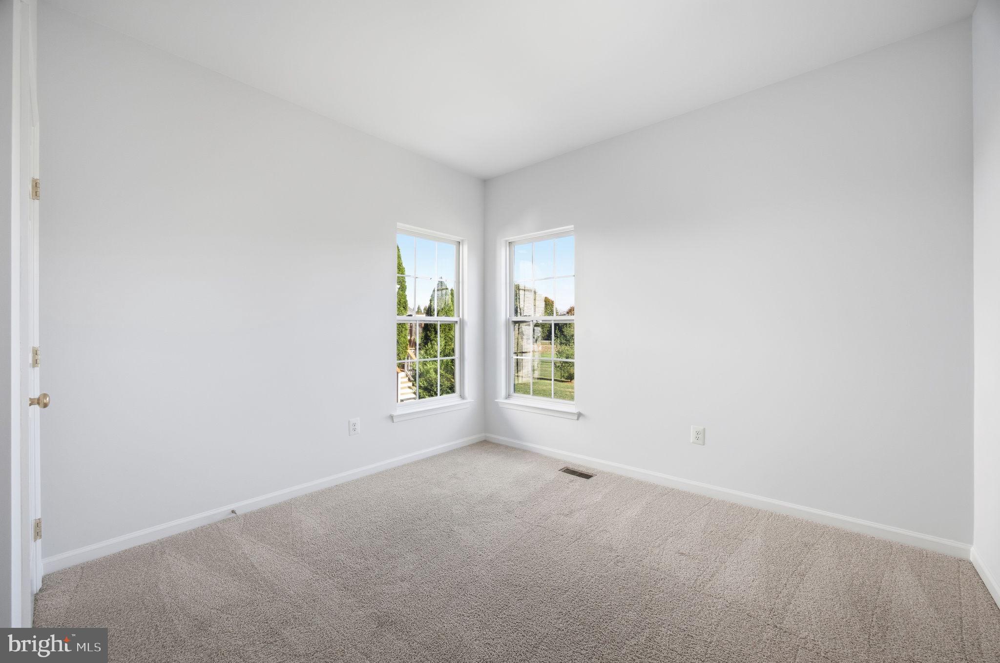 THE VILLAGE OF WASHINGTON TRAIL WEST - Residential