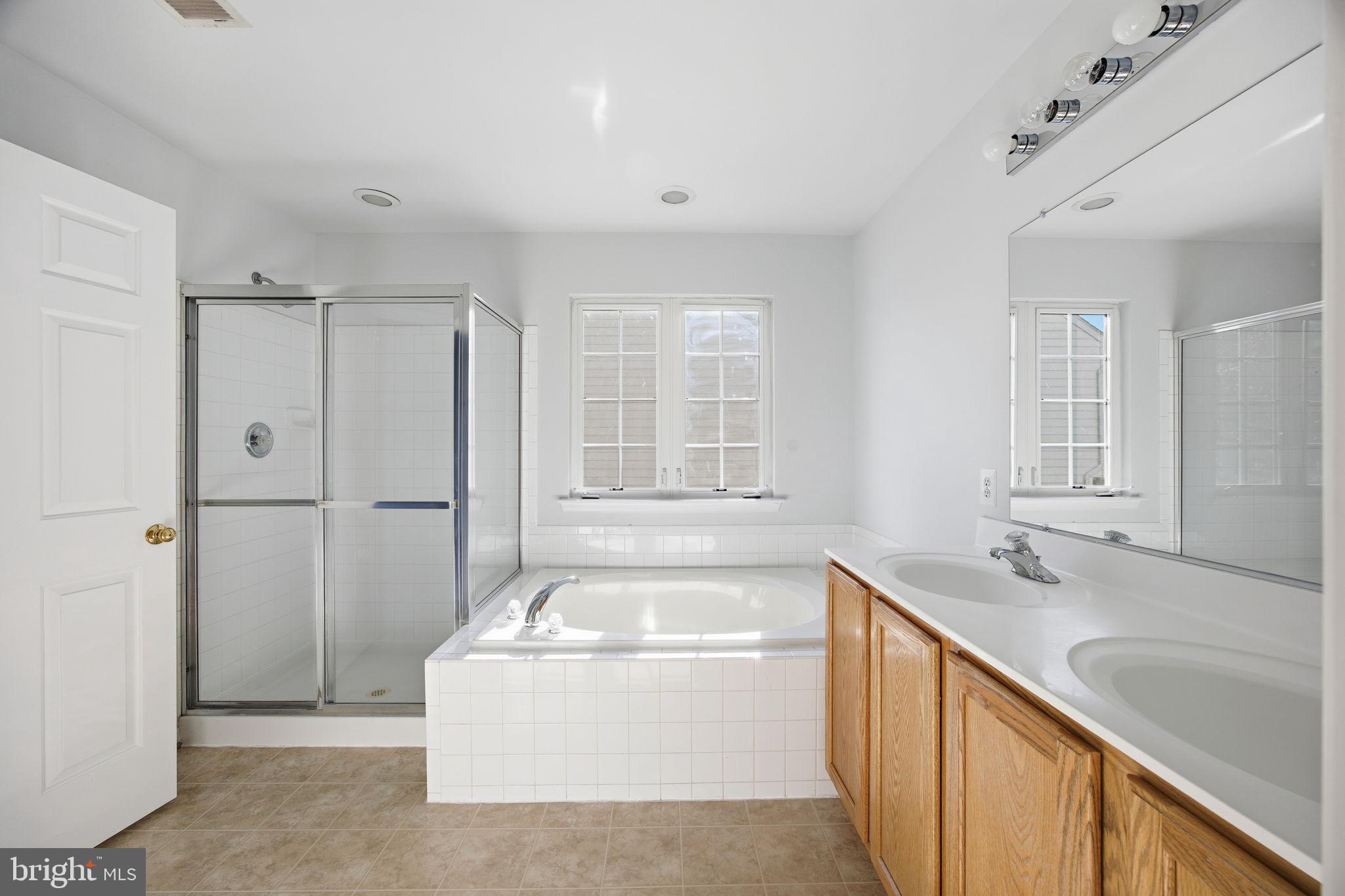 THE VILLAGE OF WASHINGTON TRAIL WEST - Residential