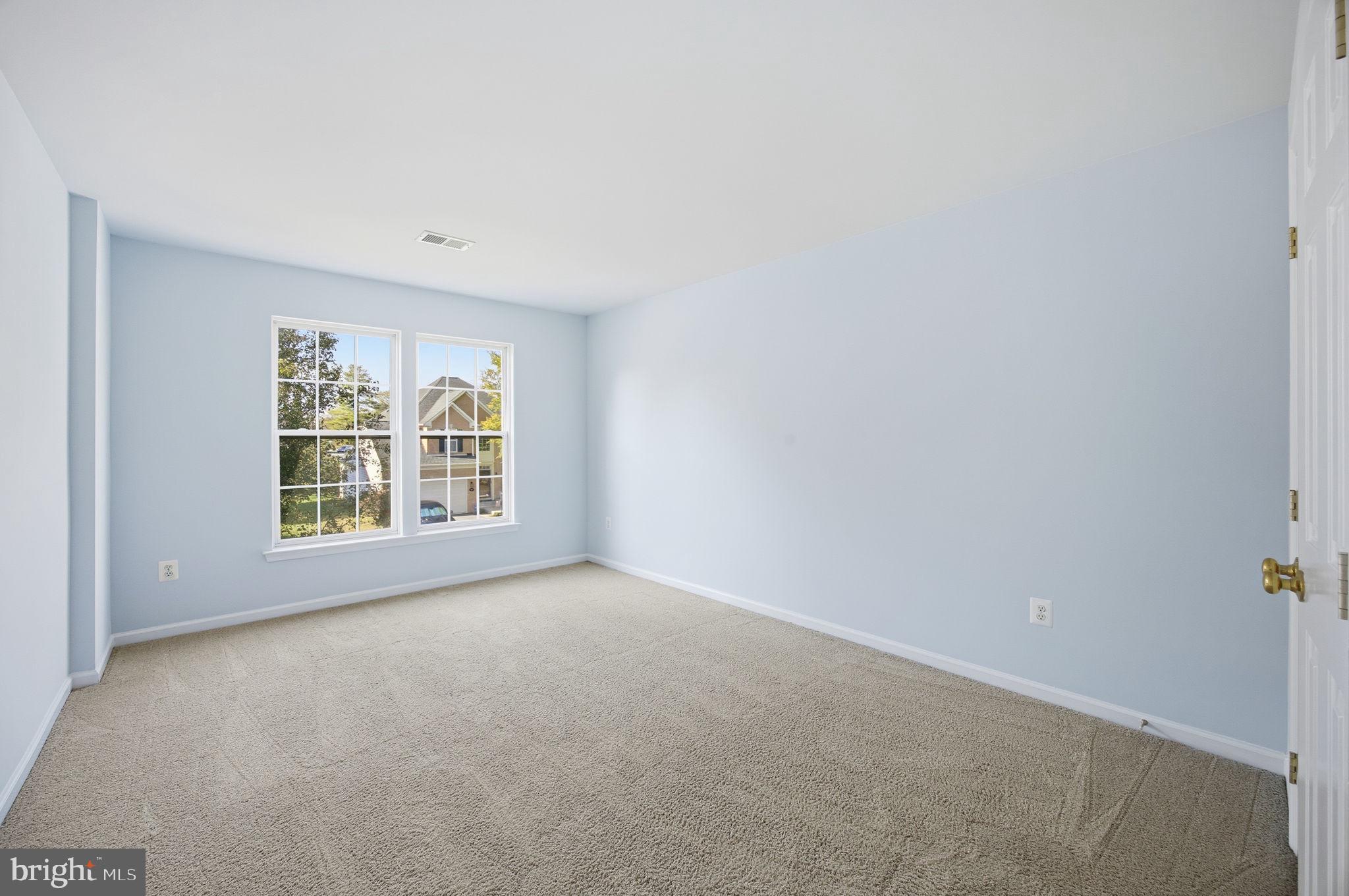 THE VILLAGE OF WASHINGTON TRAIL WEST - Residential