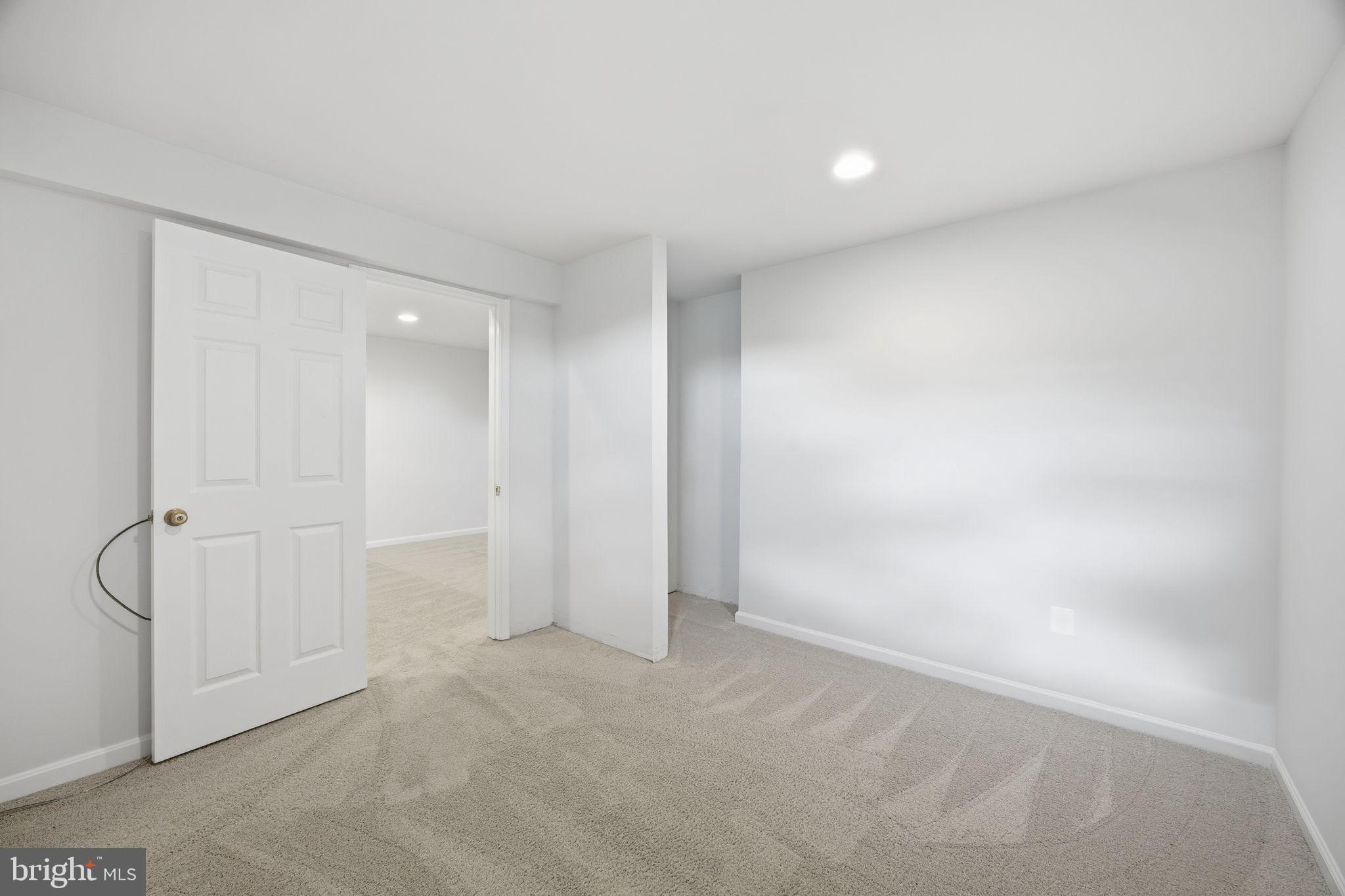 THE VILLAGE OF WASHINGTON TRAIL WEST - Residential