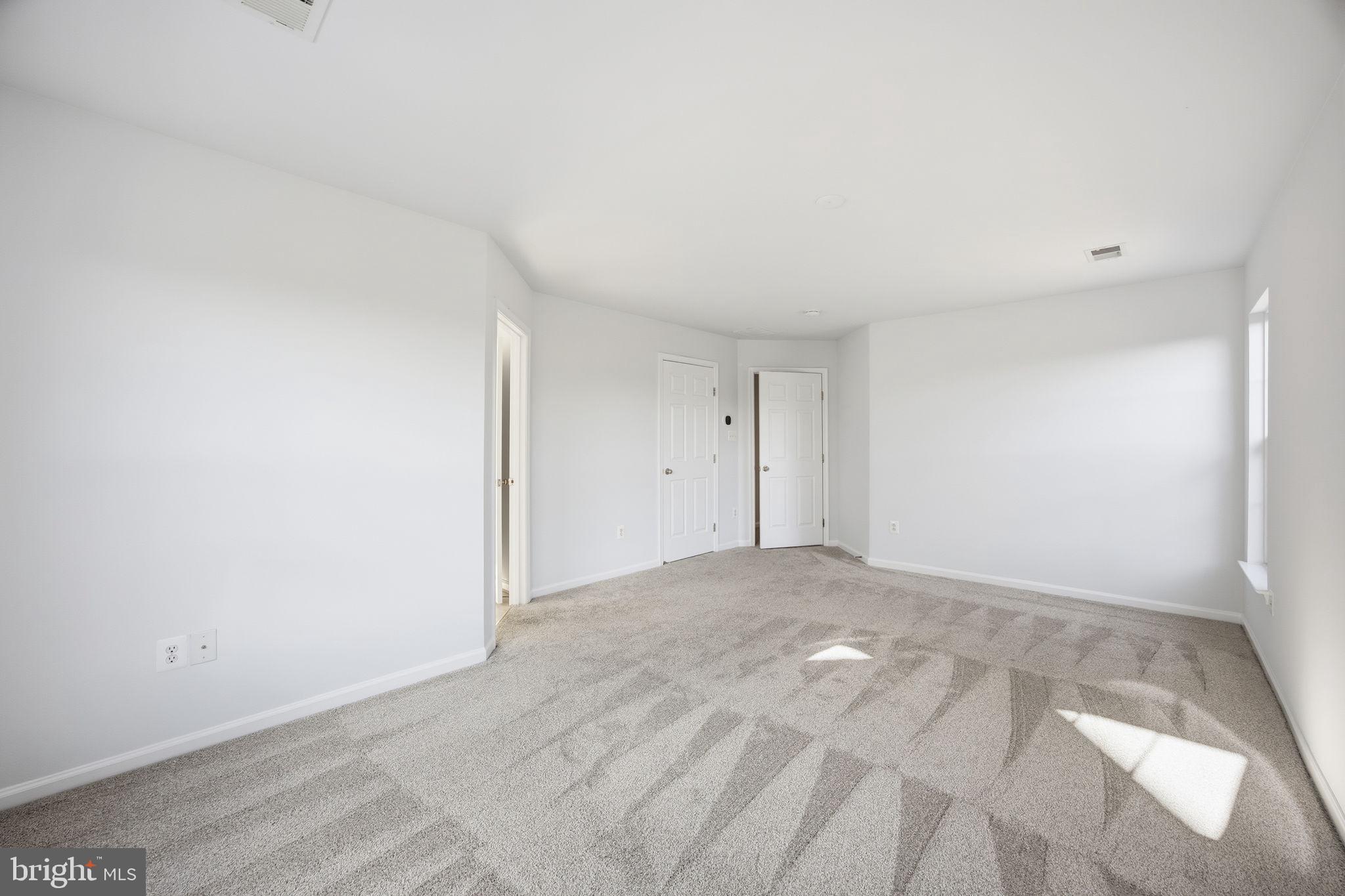 THE VILLAGE OF WASHINGTON TRAIL WEST - Residential