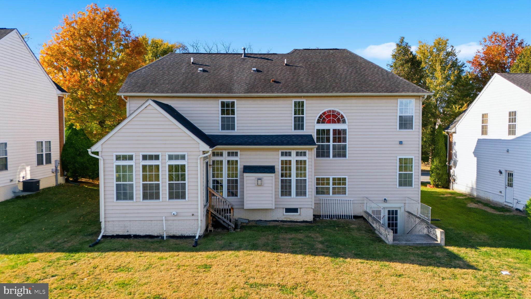 THE VILLAGE OF WASHINGTON TRAIL WEST - Residential